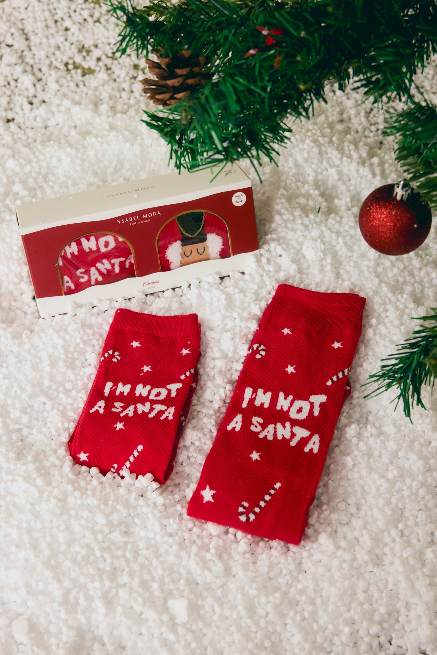 22965-12974-42282-pack-regalo-calcetines-familiares-navidad-not-a-santa-ysabel-mora-ideas-de-regalo