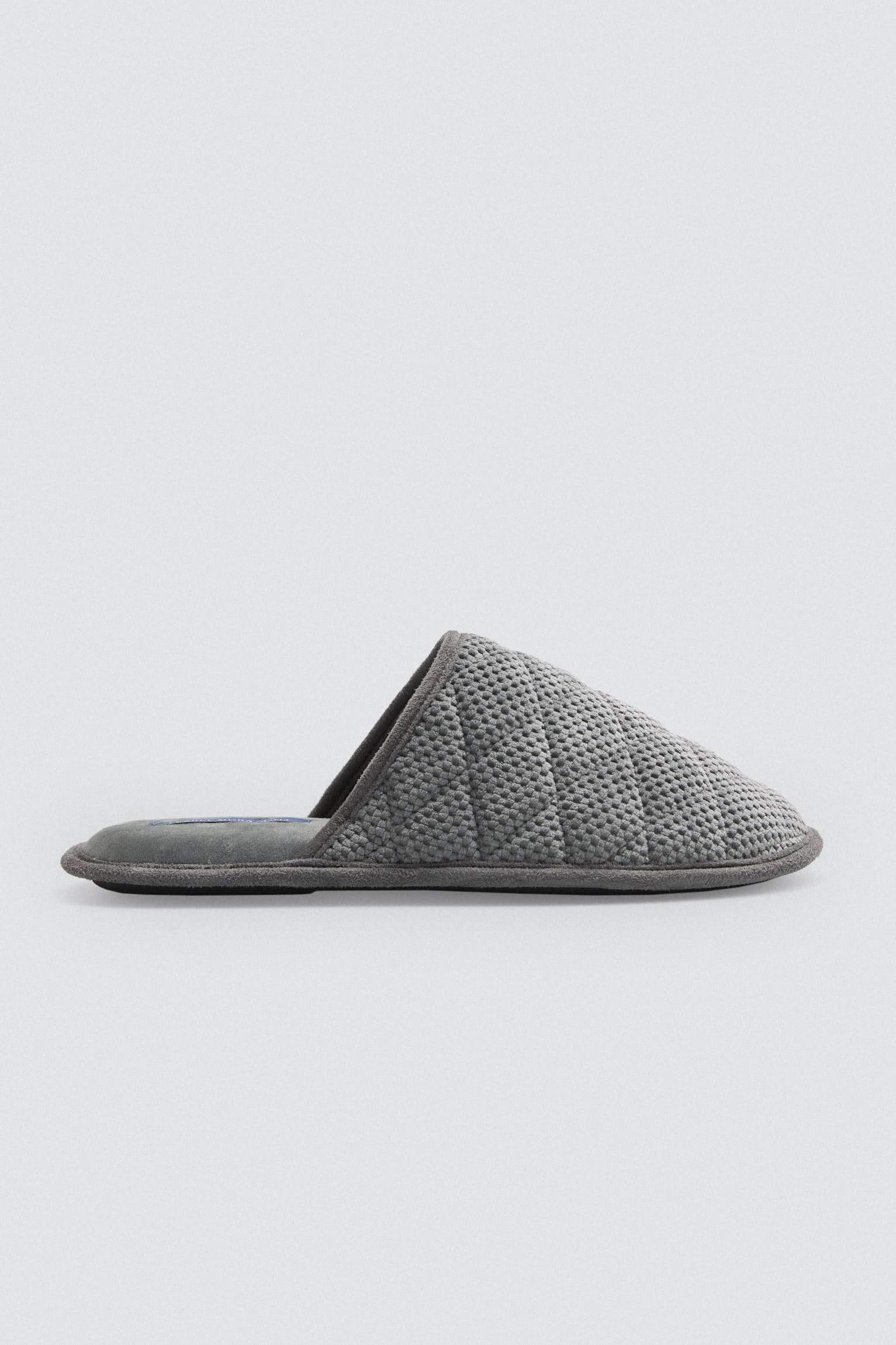 24075-1-zapatilla-de-casa-acolchada-y-aterciopelada-gris