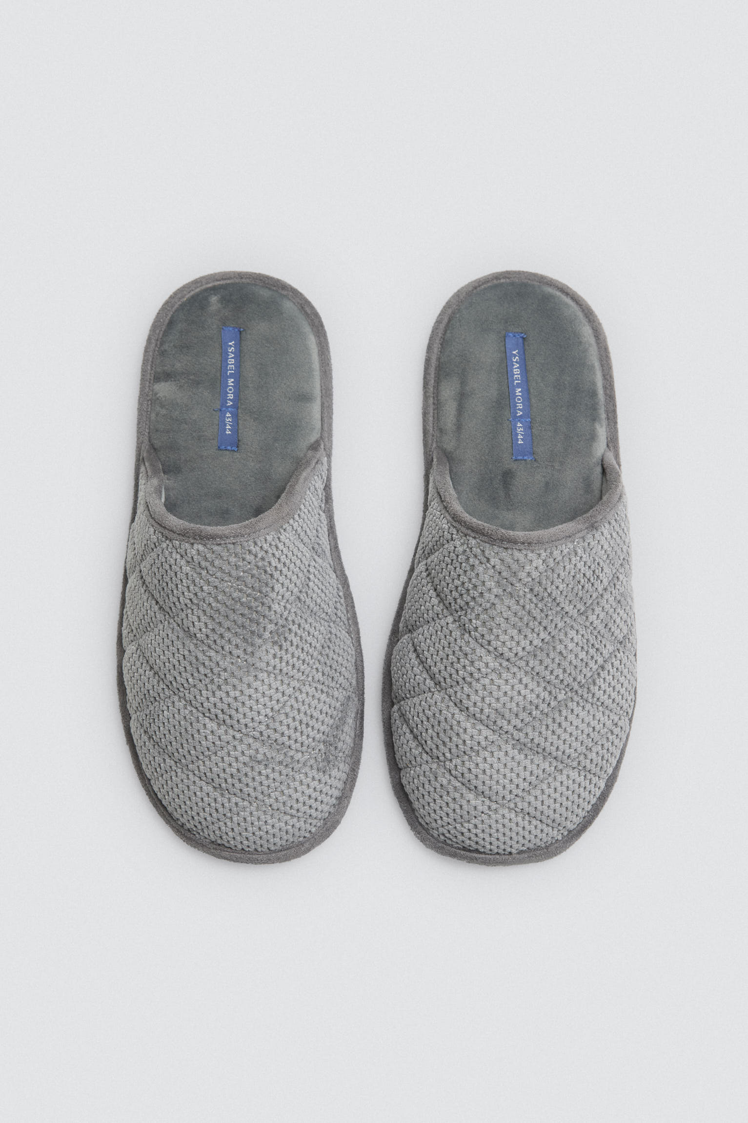 24075-3-zapatilla-de-casa-acolchada-y-aterciopelada-gris