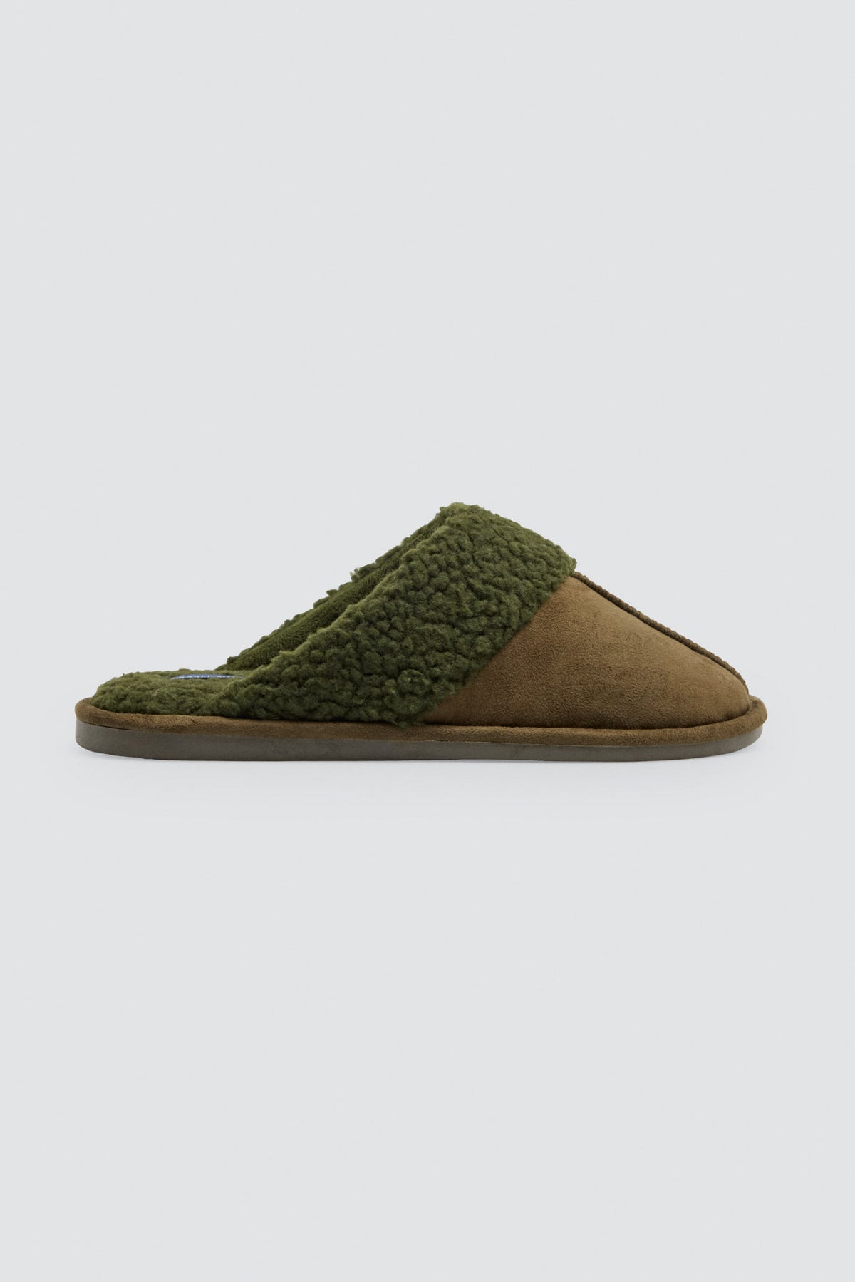 Zapatillas de casa destalonadas con borreguito verde