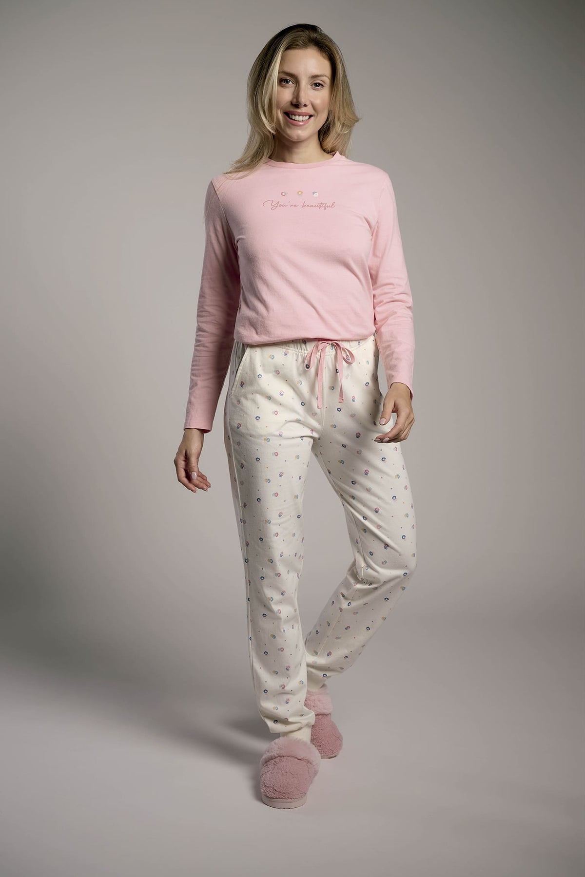 26217-pijama-largo-algodon-mujer-lunares-rosa-y-blanco