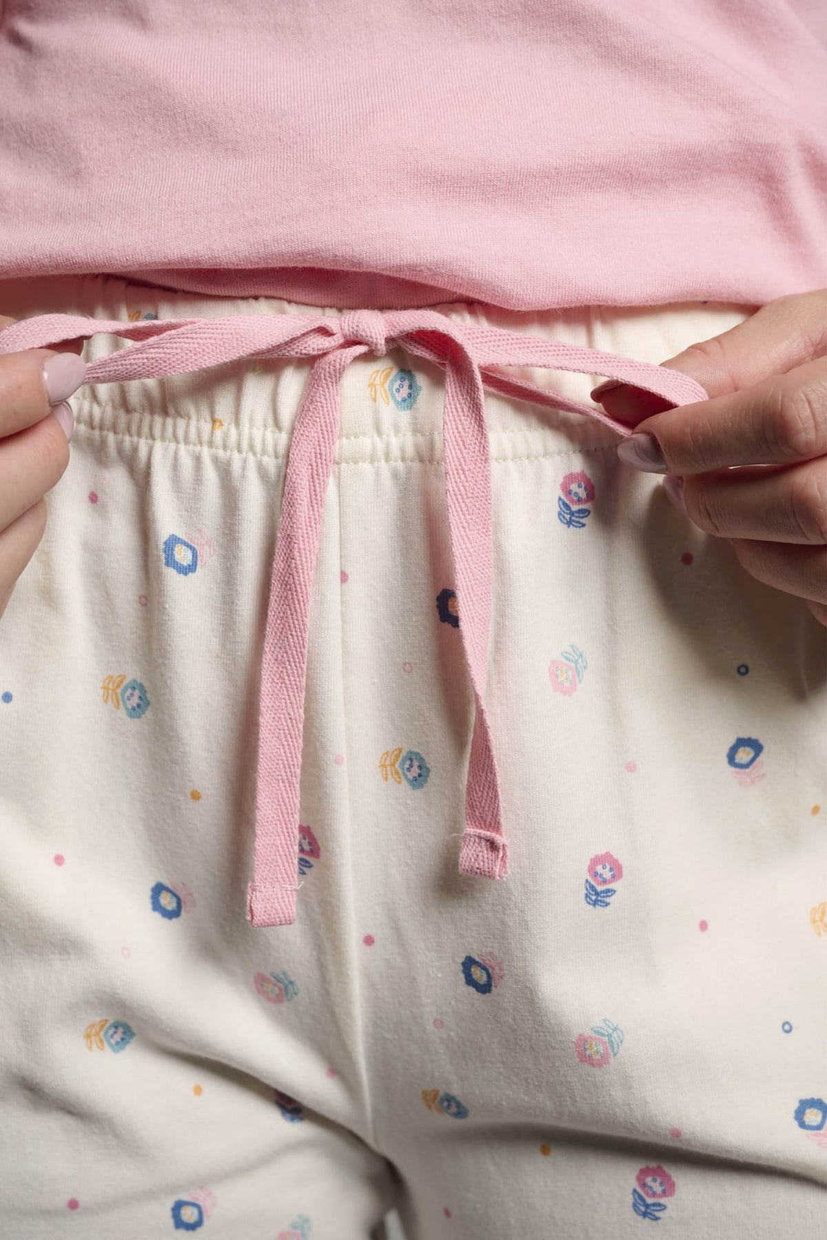 26217-pijama-largo-algodon-mujer-lunares-rosa-y-blanco