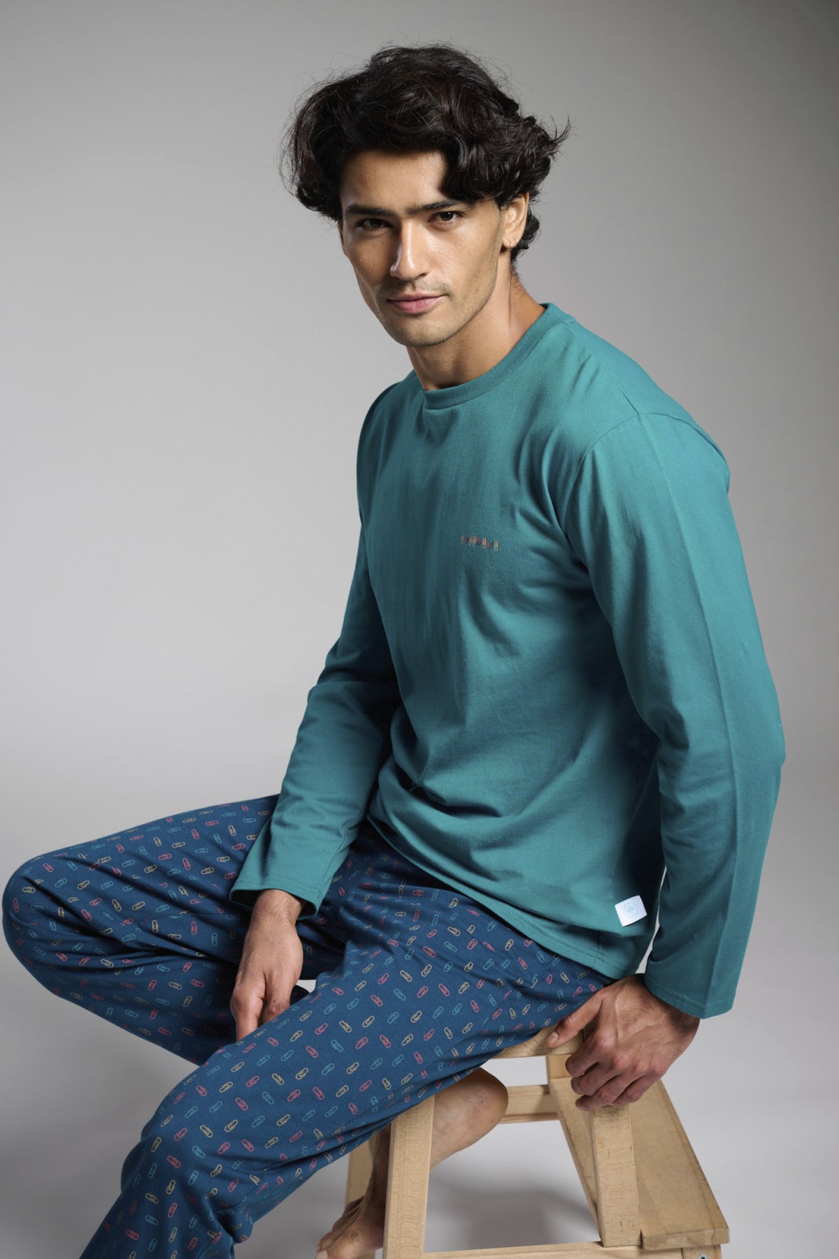 Pijama comprido de homem em algodão estampado de clipes