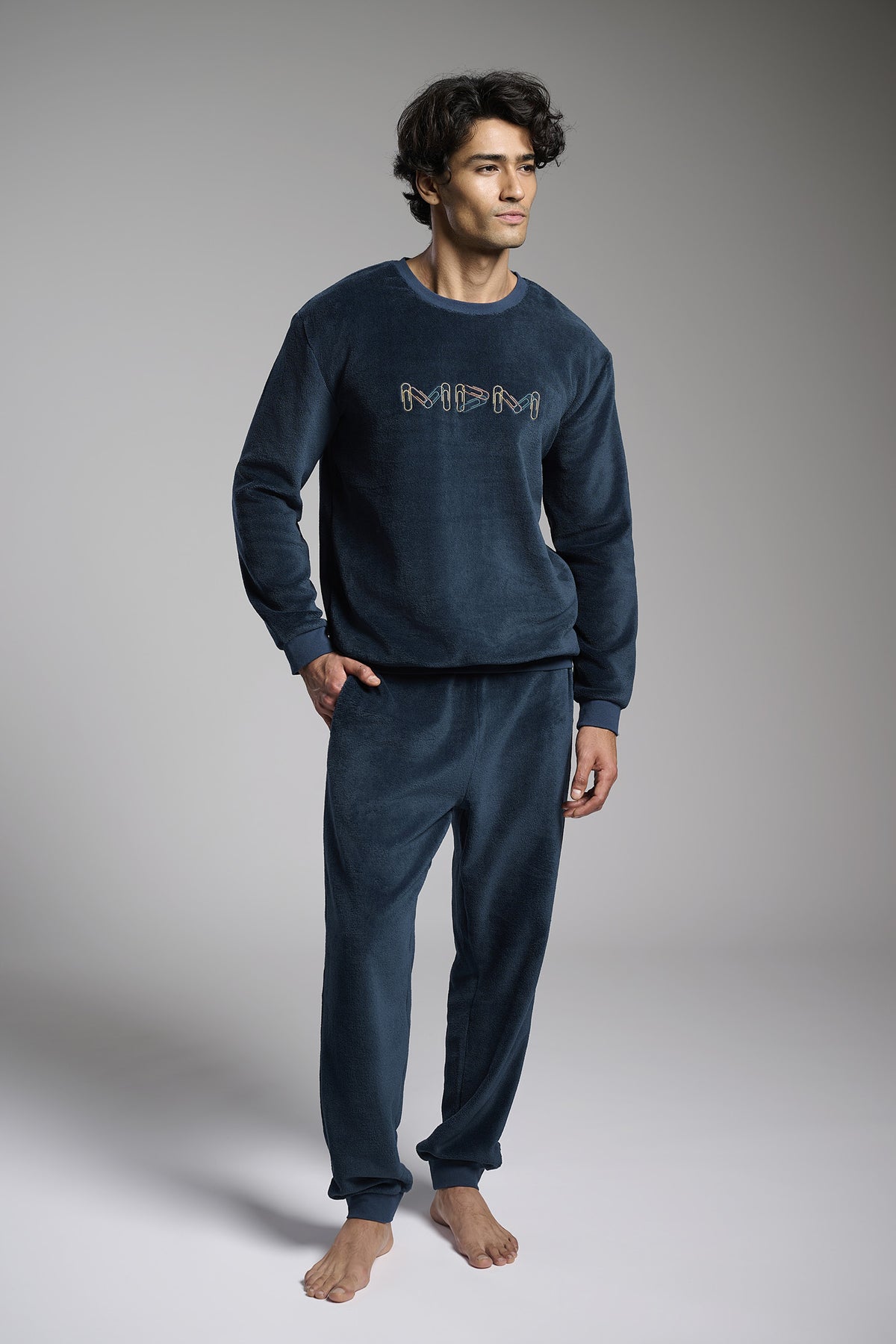 Pijama comprido de homem polar coral azul-marinho com detalhe bordado