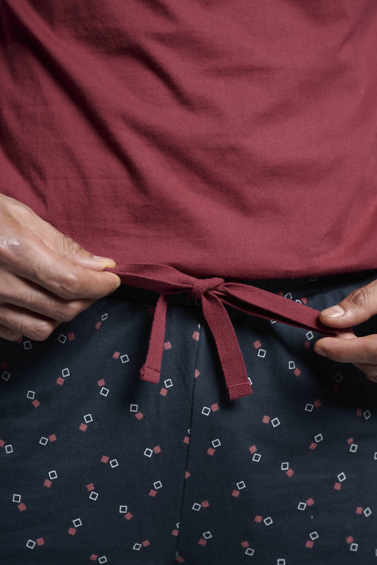 Pijama comprido de homem em algodão estampado com detalhe de bolso