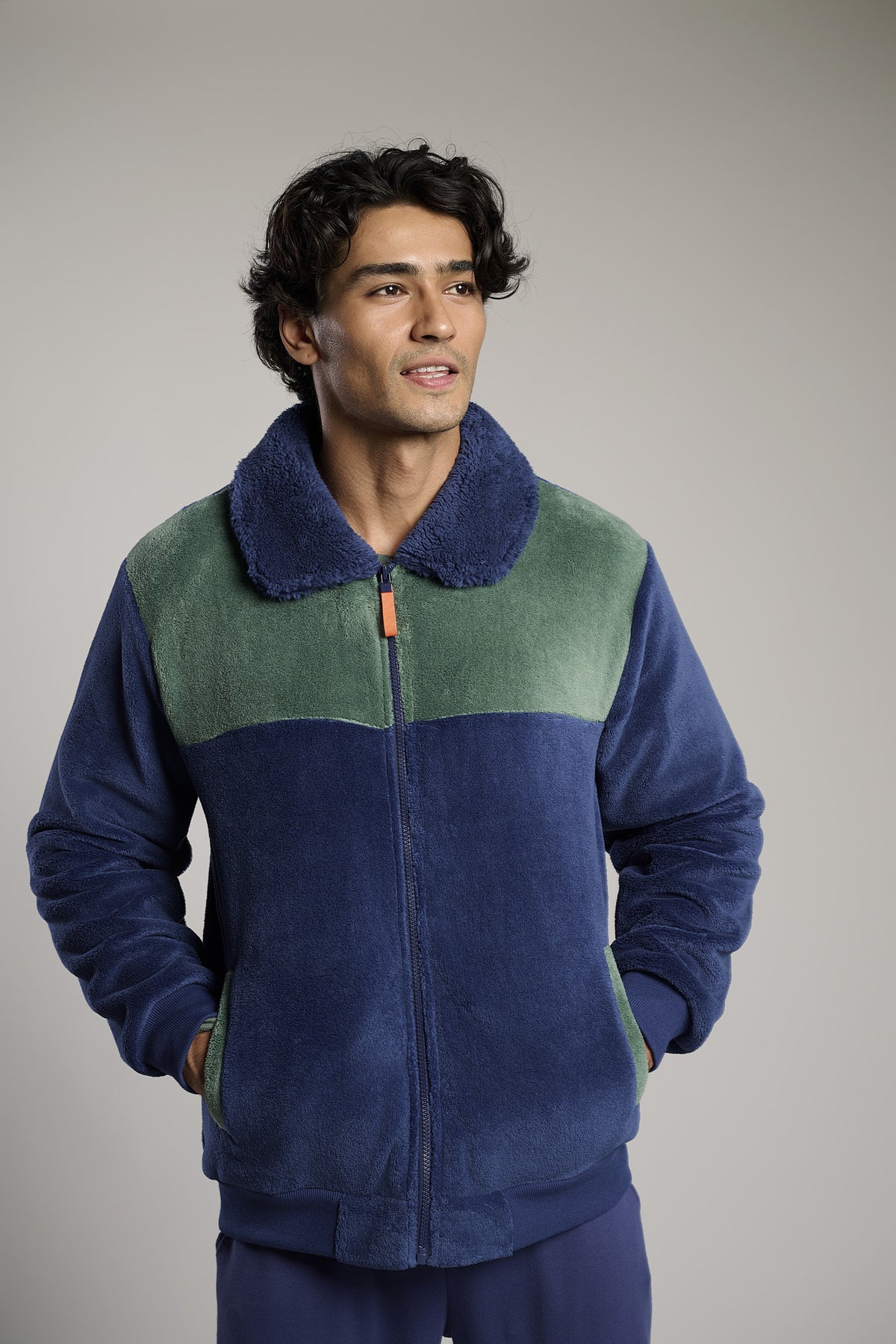 Roupão curto de homem polar sherpa e coral bicolor com fecho de correr