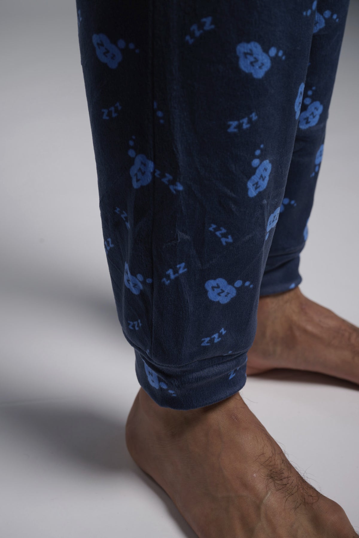 Pijama comprido de homem em veludo estampado Wake Up dorminhoco