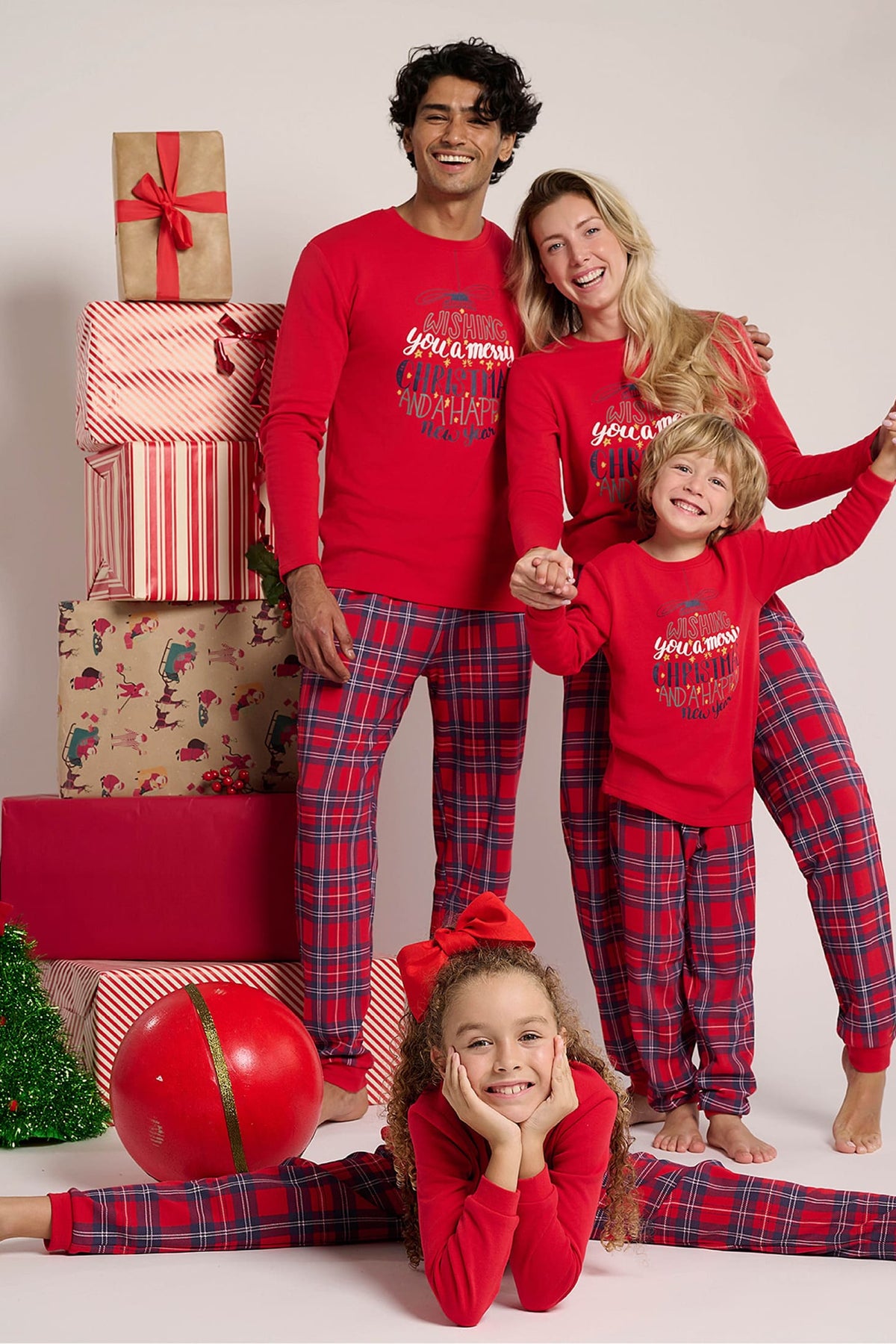 Pijama comprido infantil unissexo cardado Natal aos quadrados