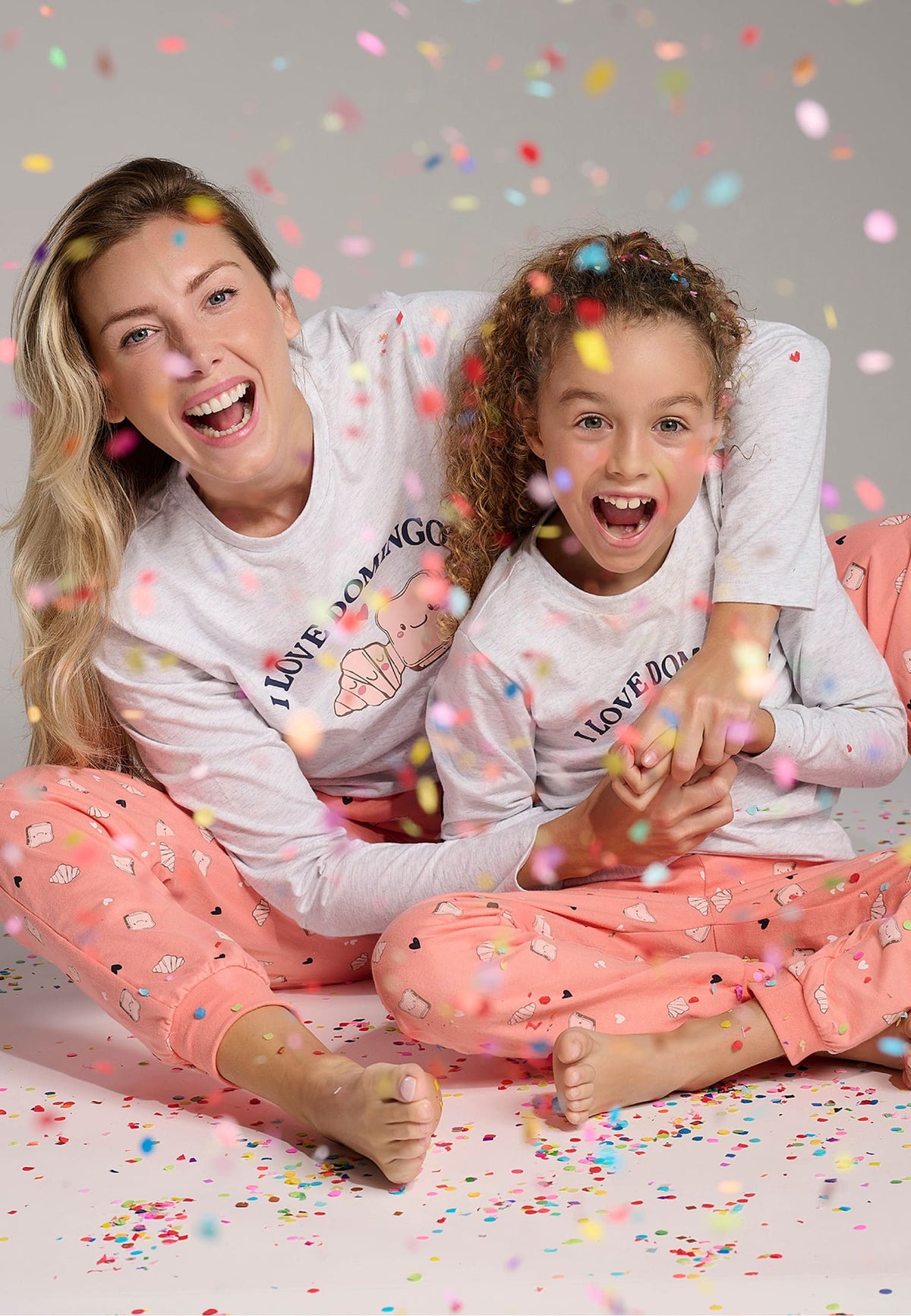 Pijama comprido de menina em algodão estampado I Love Domingos