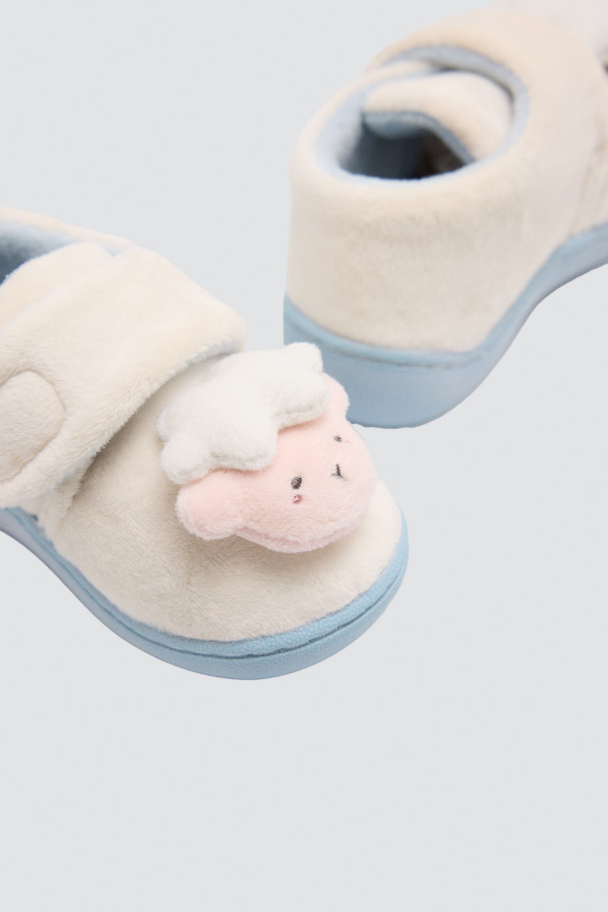 Zapatillas de casa bebé cerradas con oveja 3D