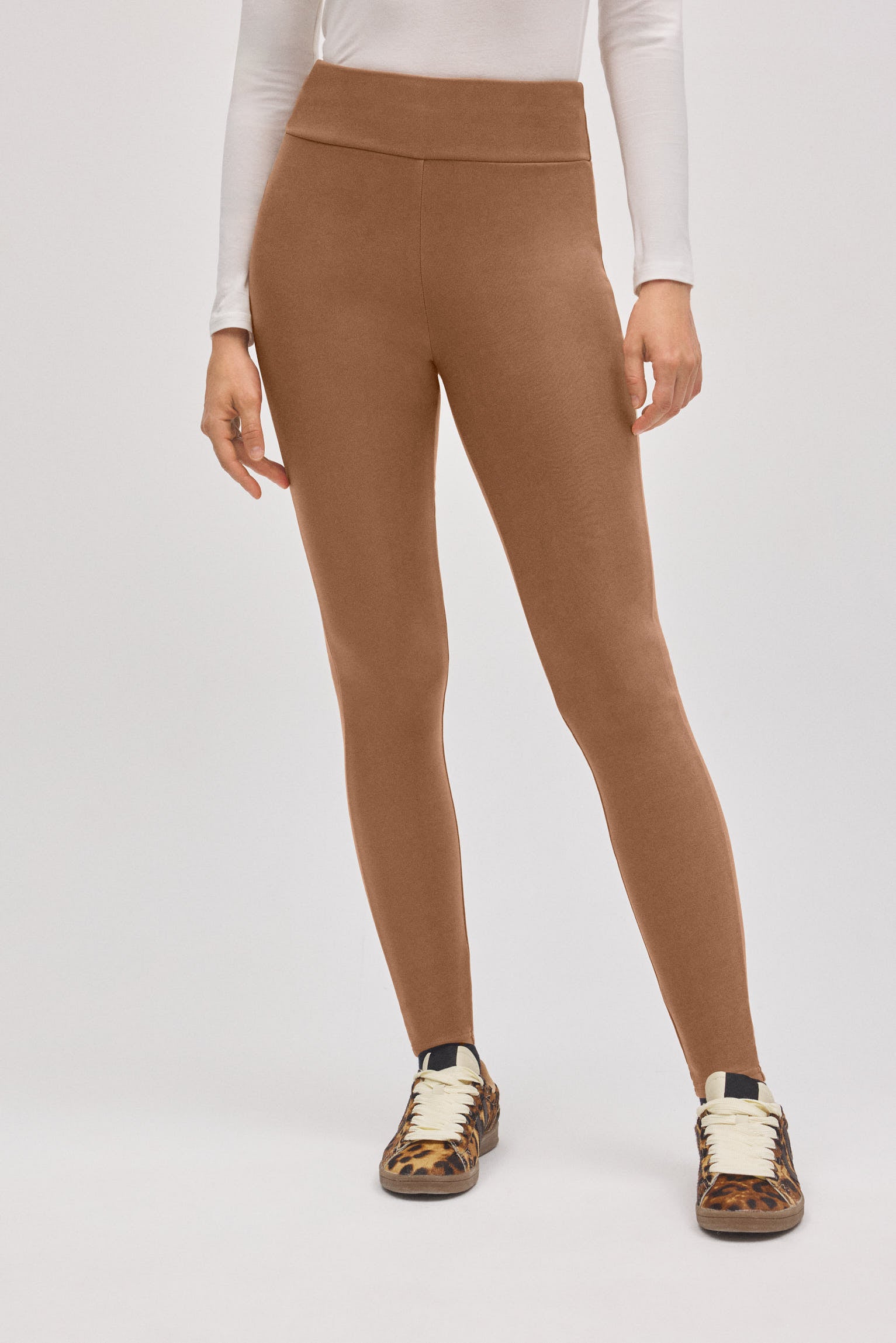 70441-2-leggings-termicos-efecto-piel-camel-ysabel-mora