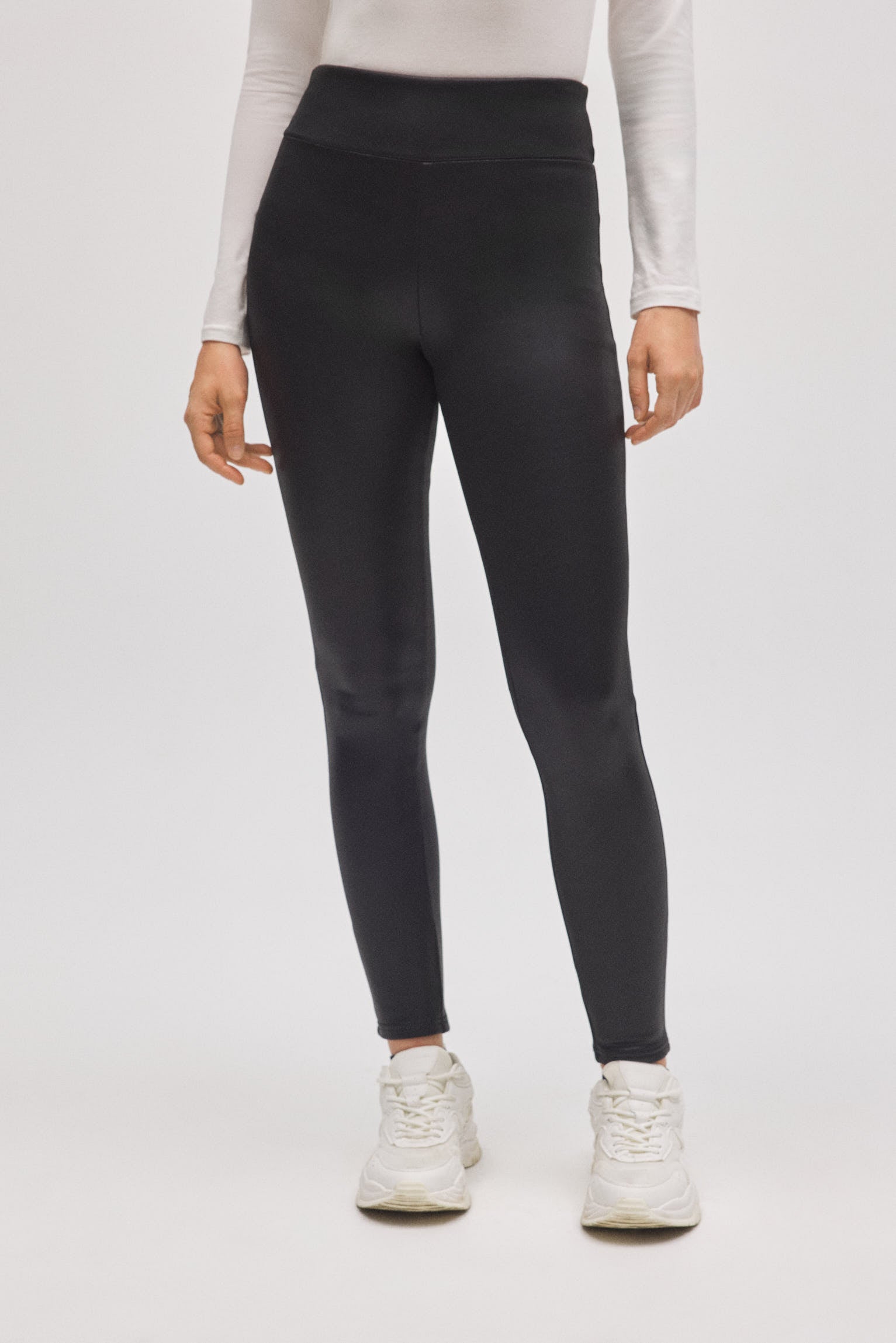 70441-2-leggings-termicos-efecto-piel-negro-ysabel-mora