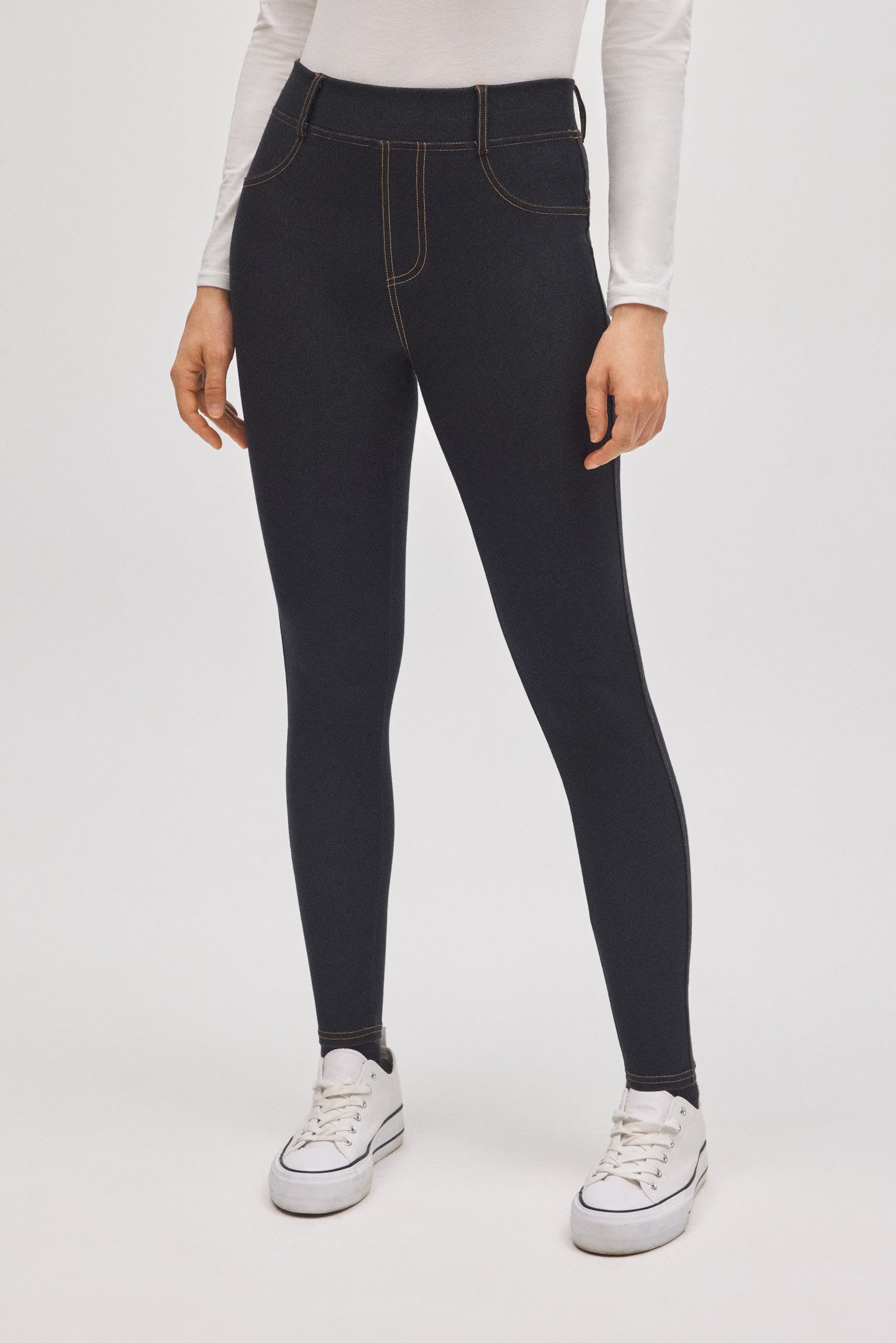 70456-2-pantalones-vaqueros-elasticos-skinny-negro-ysabel-mora