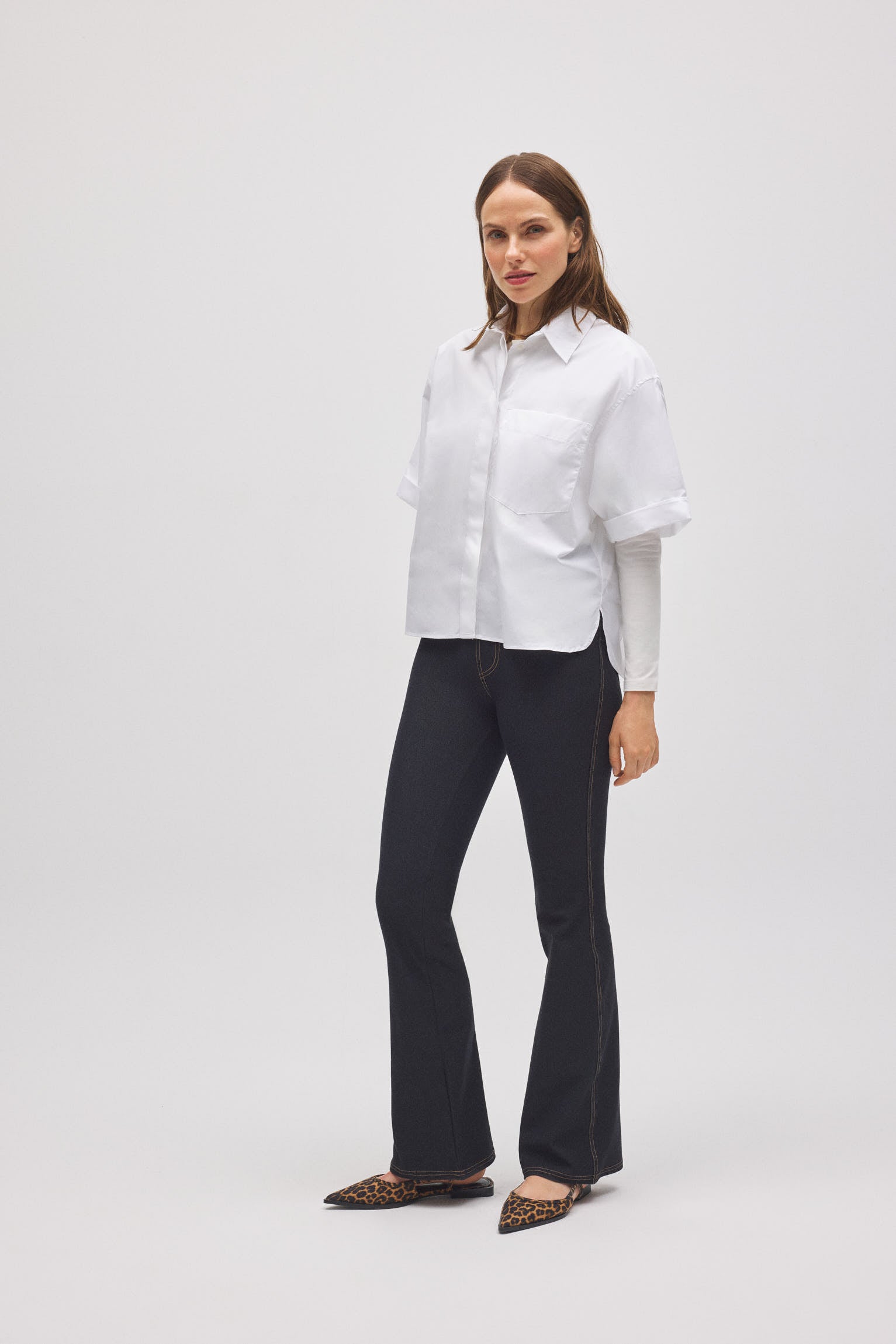 70457-1-pantalones-vaqueros-elasticos-flare-negro-ysabel-mora