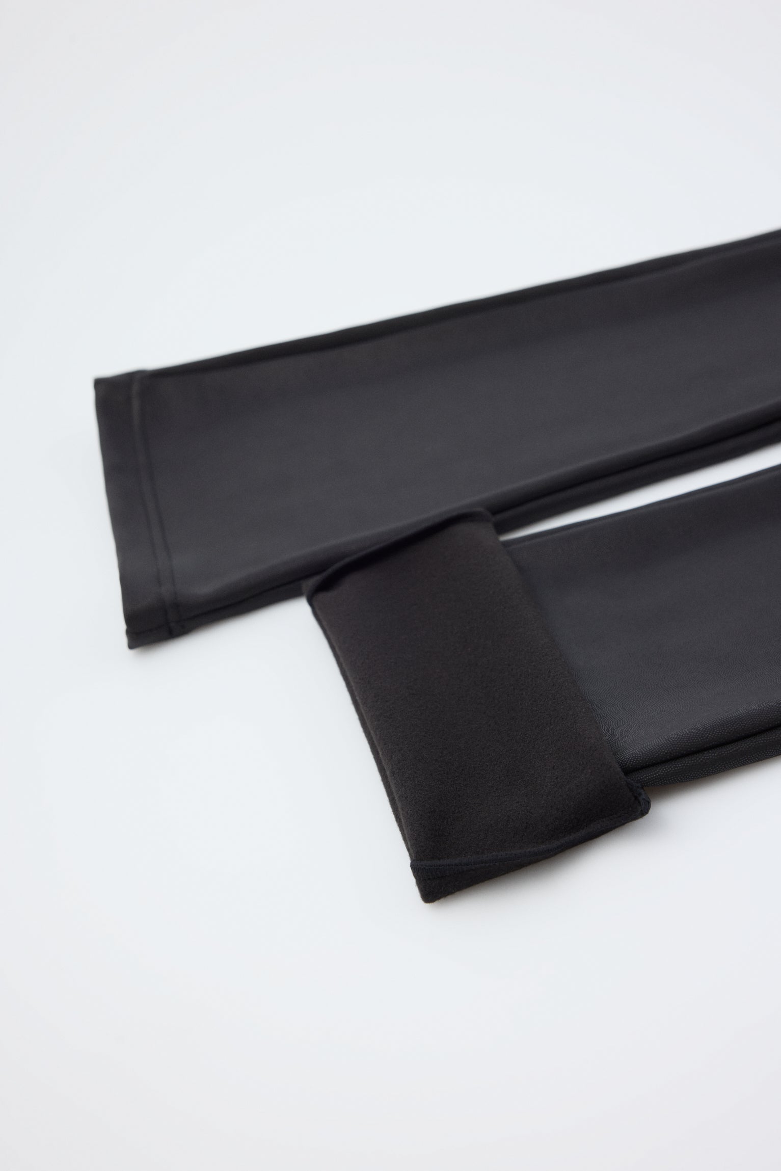 TÉRMICO leggings à boca de sino efeito pele pretos