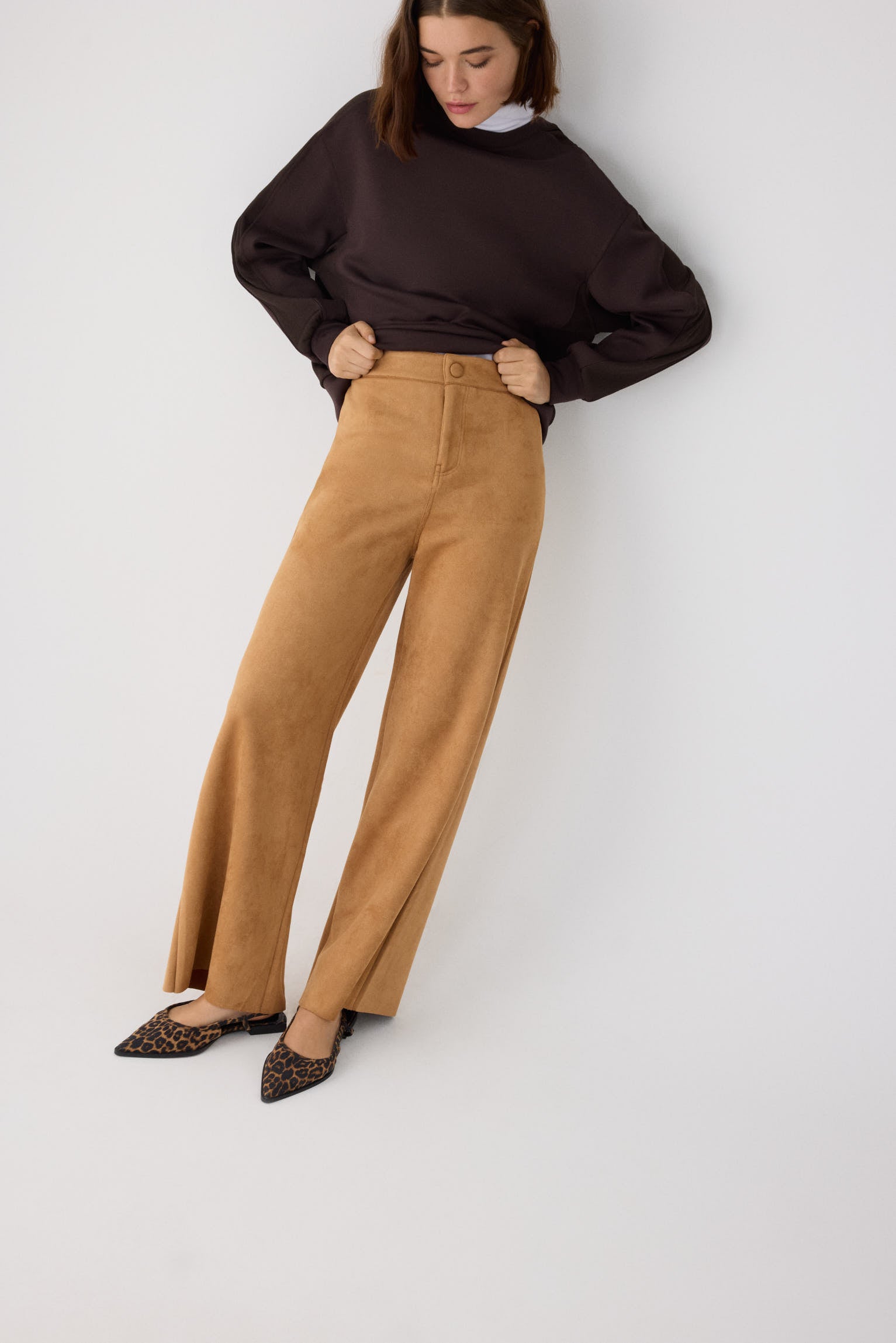 70477-toffee-pantalon-mujer-ancho-de-tiro-alto-camel