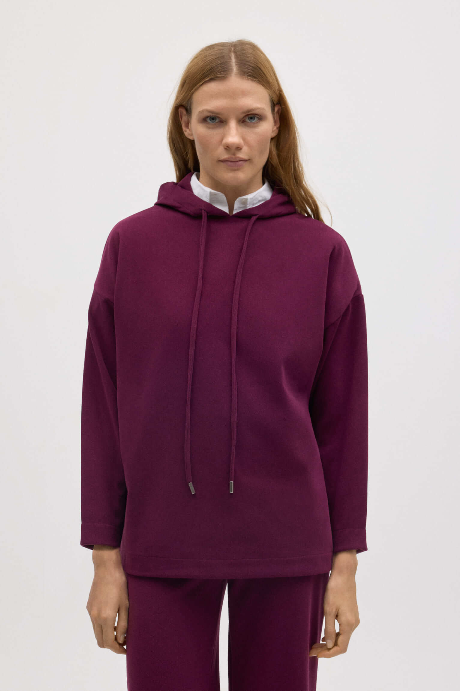 70668-1-sudadera-calida-capucha-ajustable-con-textura-burdeos