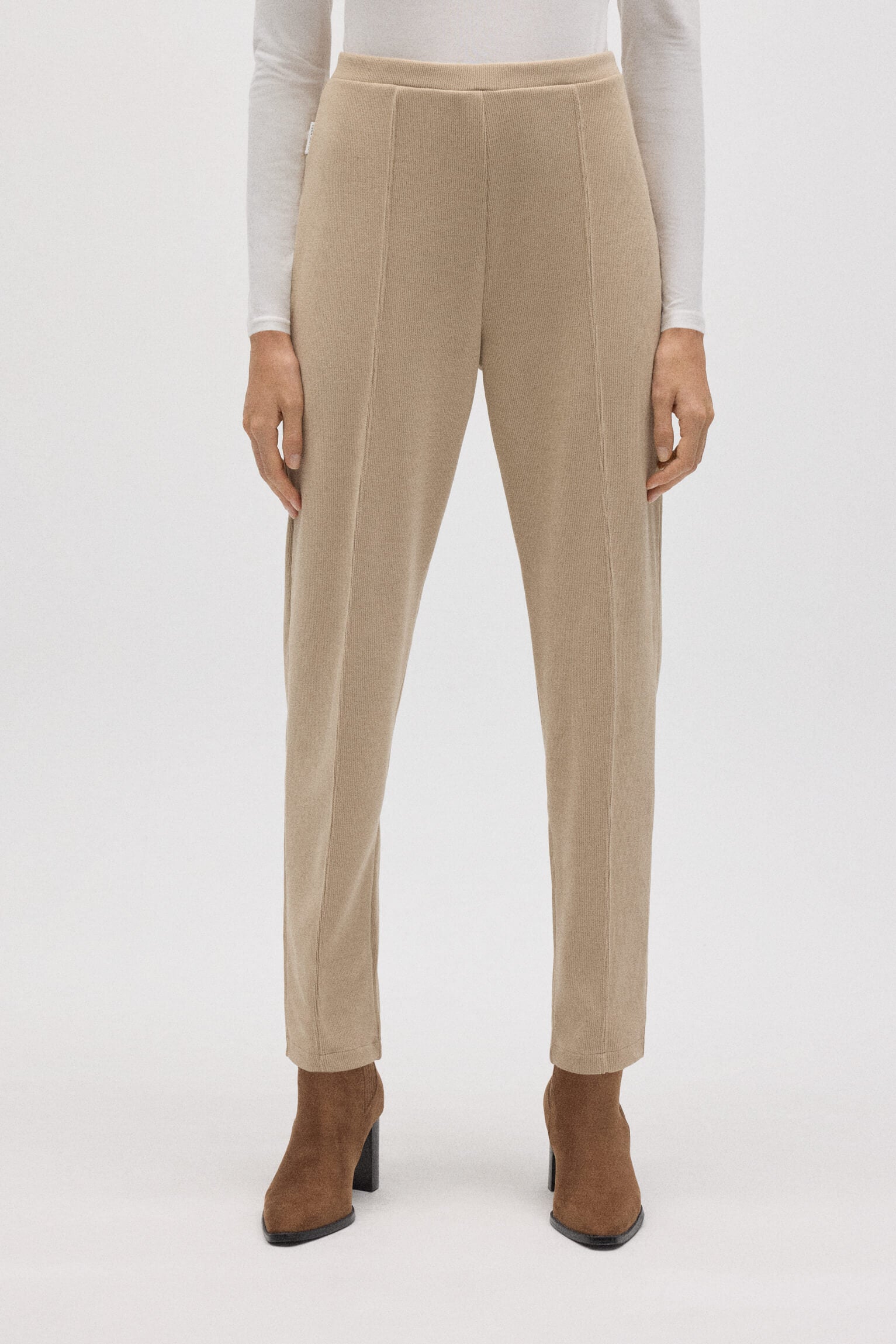 70684-1-pantalon-efecto-pana-beige