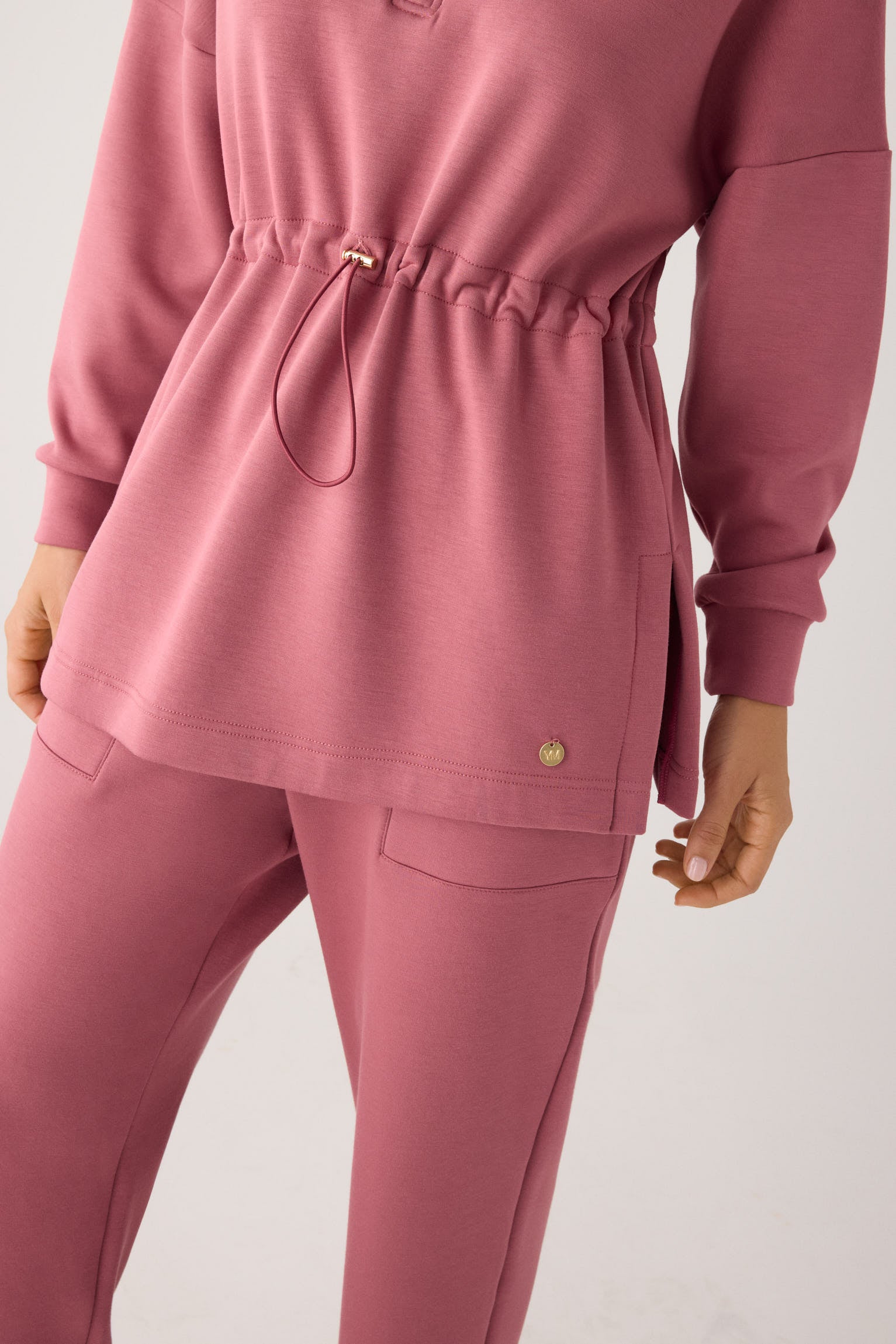 70744-nocturne-rose-pantalones-comodos-slim-afelpados-tiro-alto-bolsillos-rosa