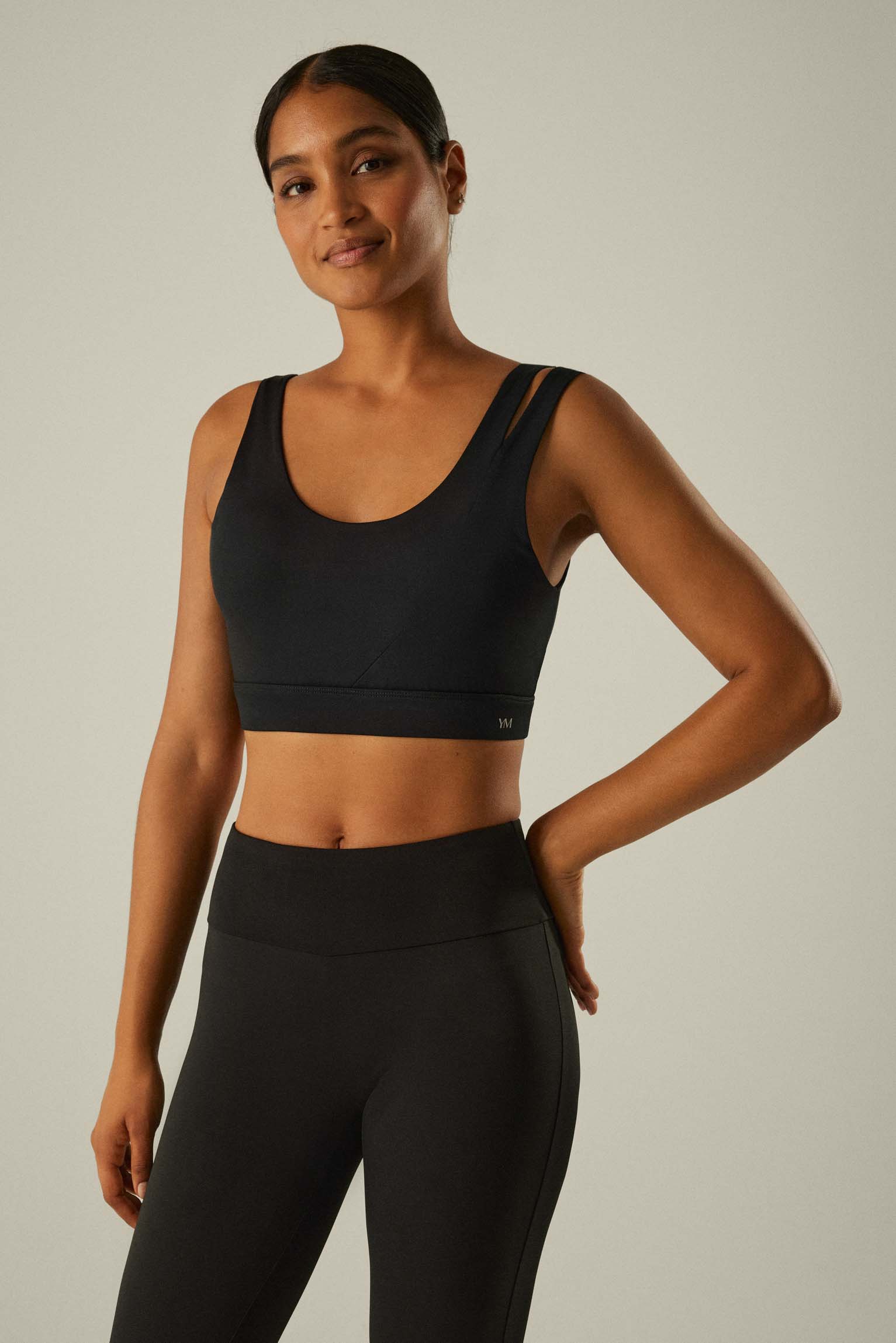 70868-1-ropa-deportiva-top-mujer-ysabel-mora - Negro