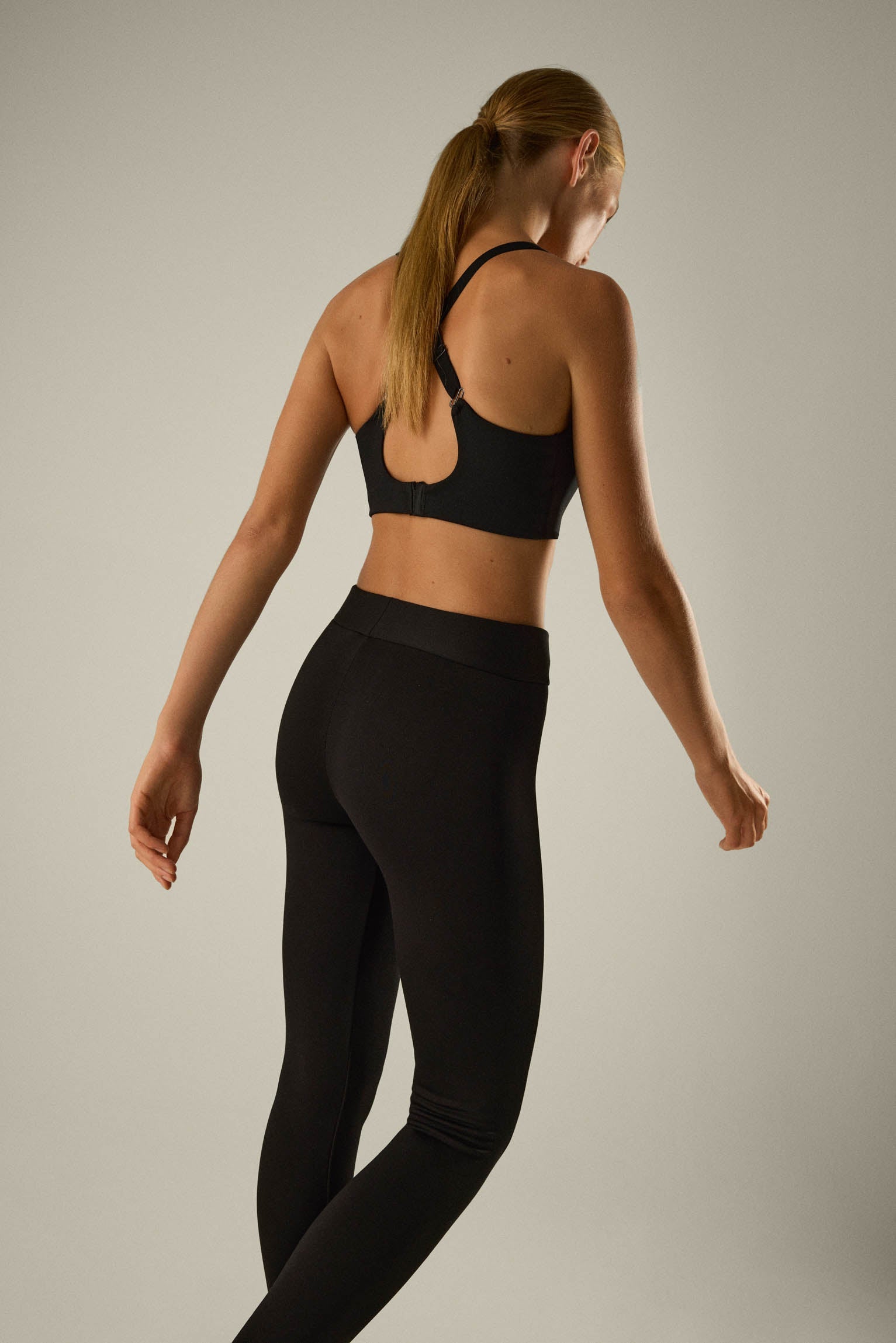 70890-4-ropa-deportiva-legging-mujer-ysabel-mora - Negro