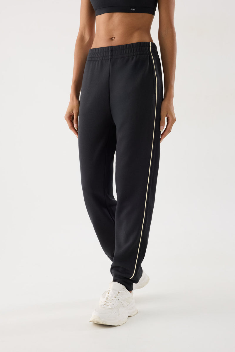 jogger deportivo estilo casual Slowloom en antracita vista principal en look deportivo diseño cómodo special price