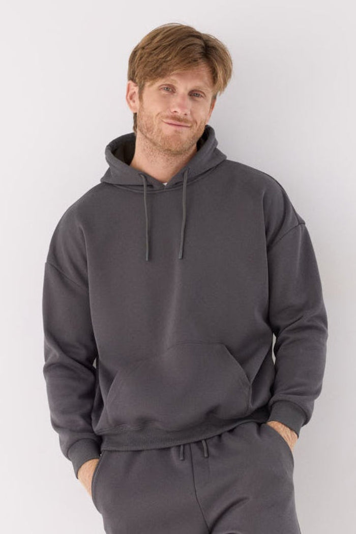 Sweatshirt desportiva de homem antracite cardada com capuz