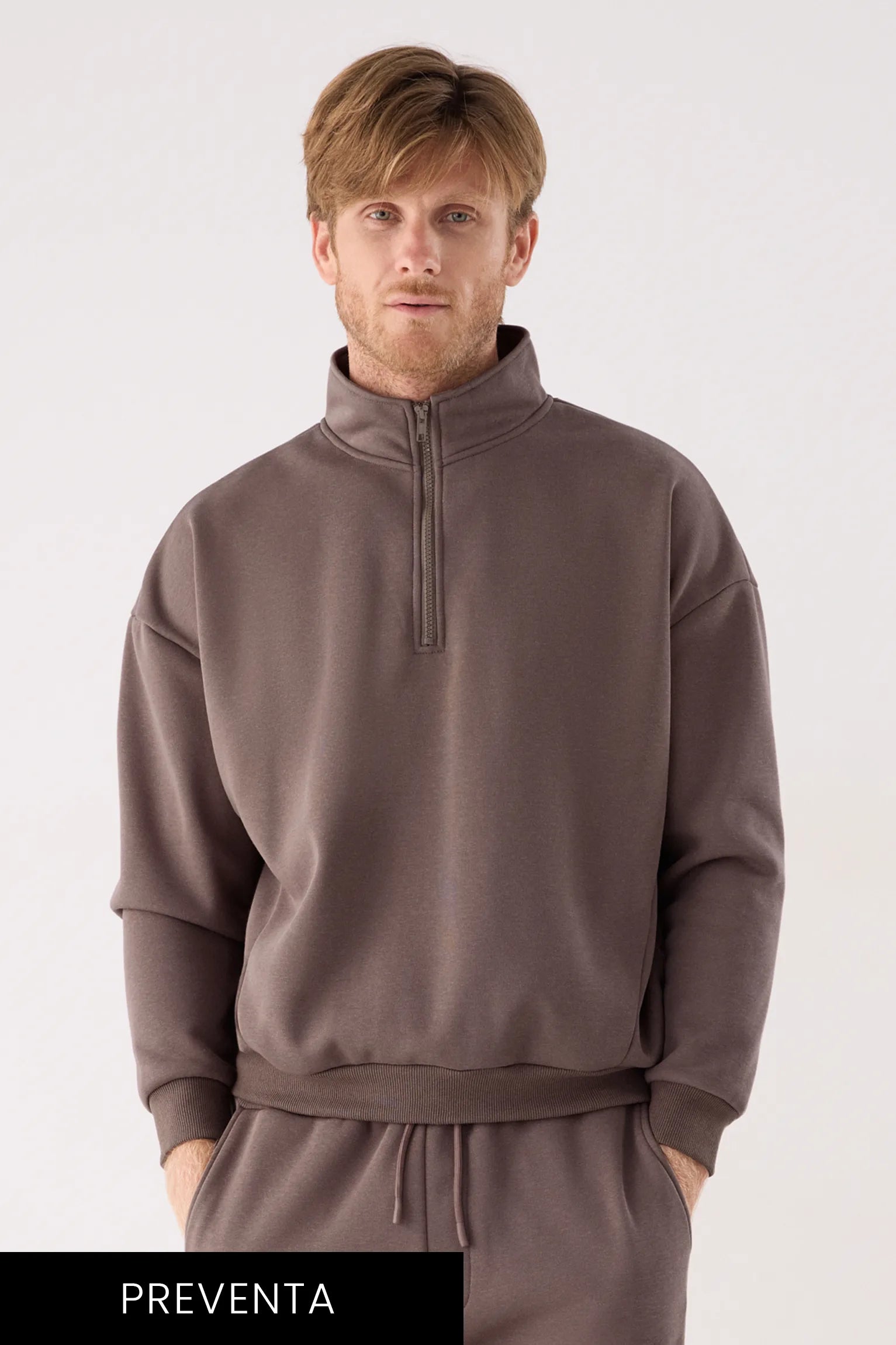 PRÉ-VENDA Sweatshirt desportiva de homem castanha cardada com meio fecho