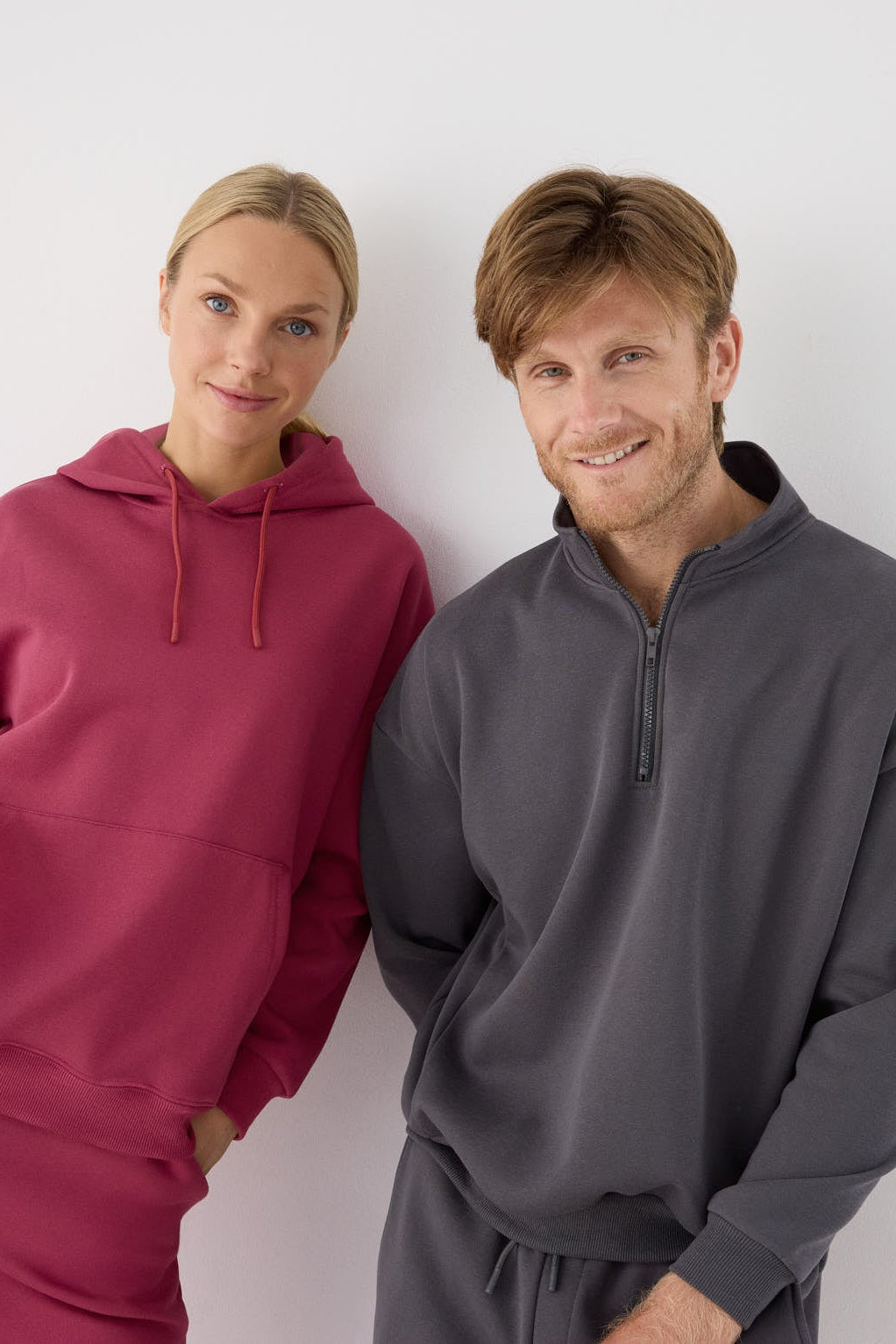 Sweatshirt desportiva de homem antracite cardada com meio fecho