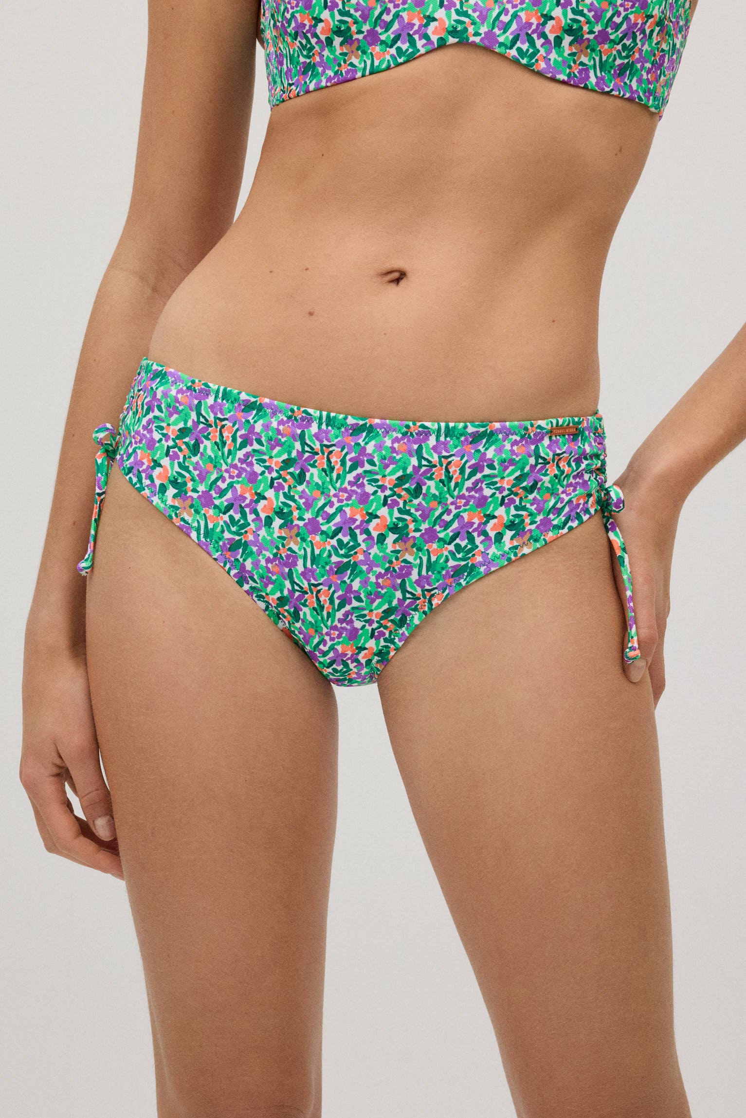 82990-1-braga-reductora-estampado-flores-mujer-ysabel-mora-multicolor