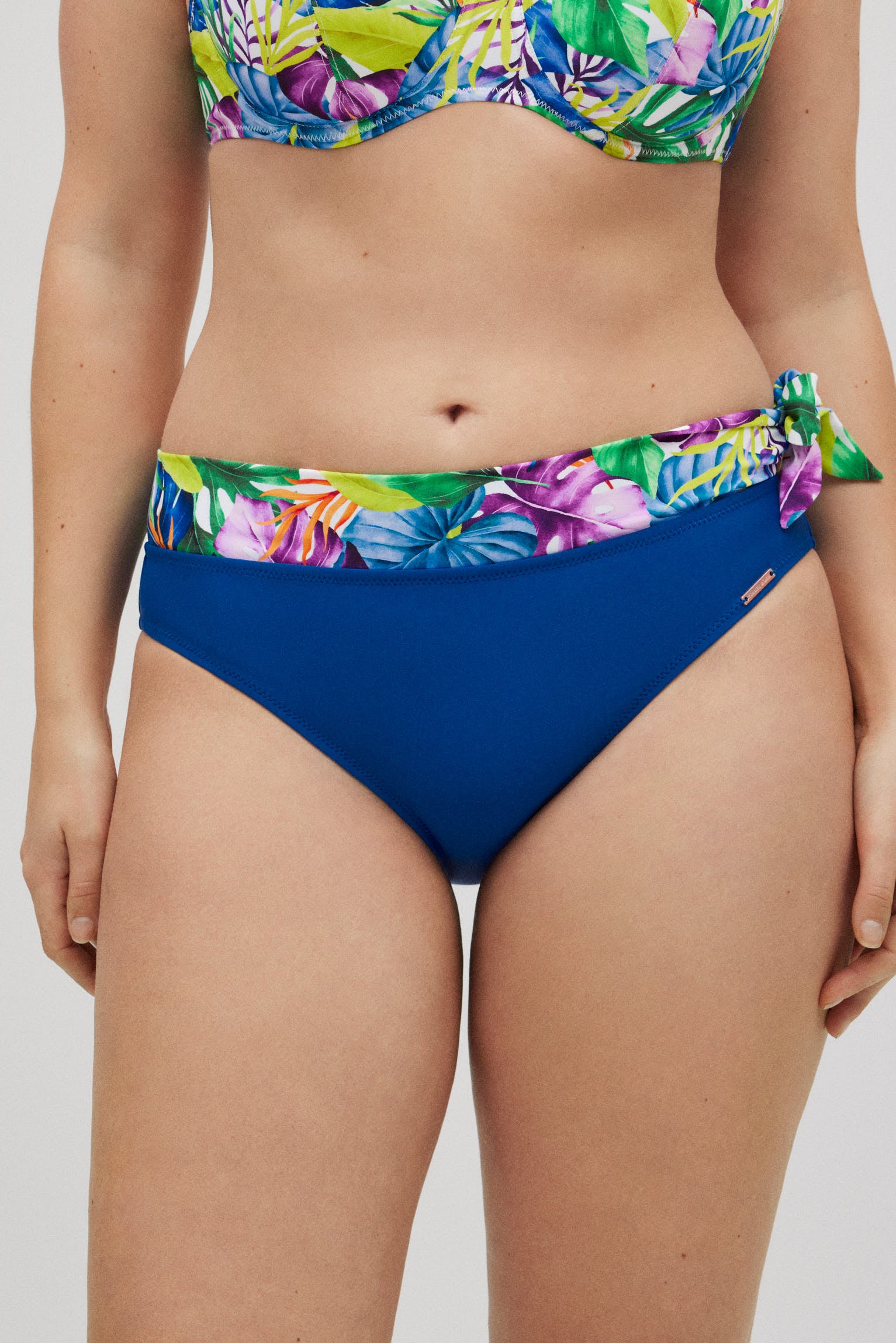 83022-1-braga-bikini-estampado-flores-mujer-ysabel-mora-azul