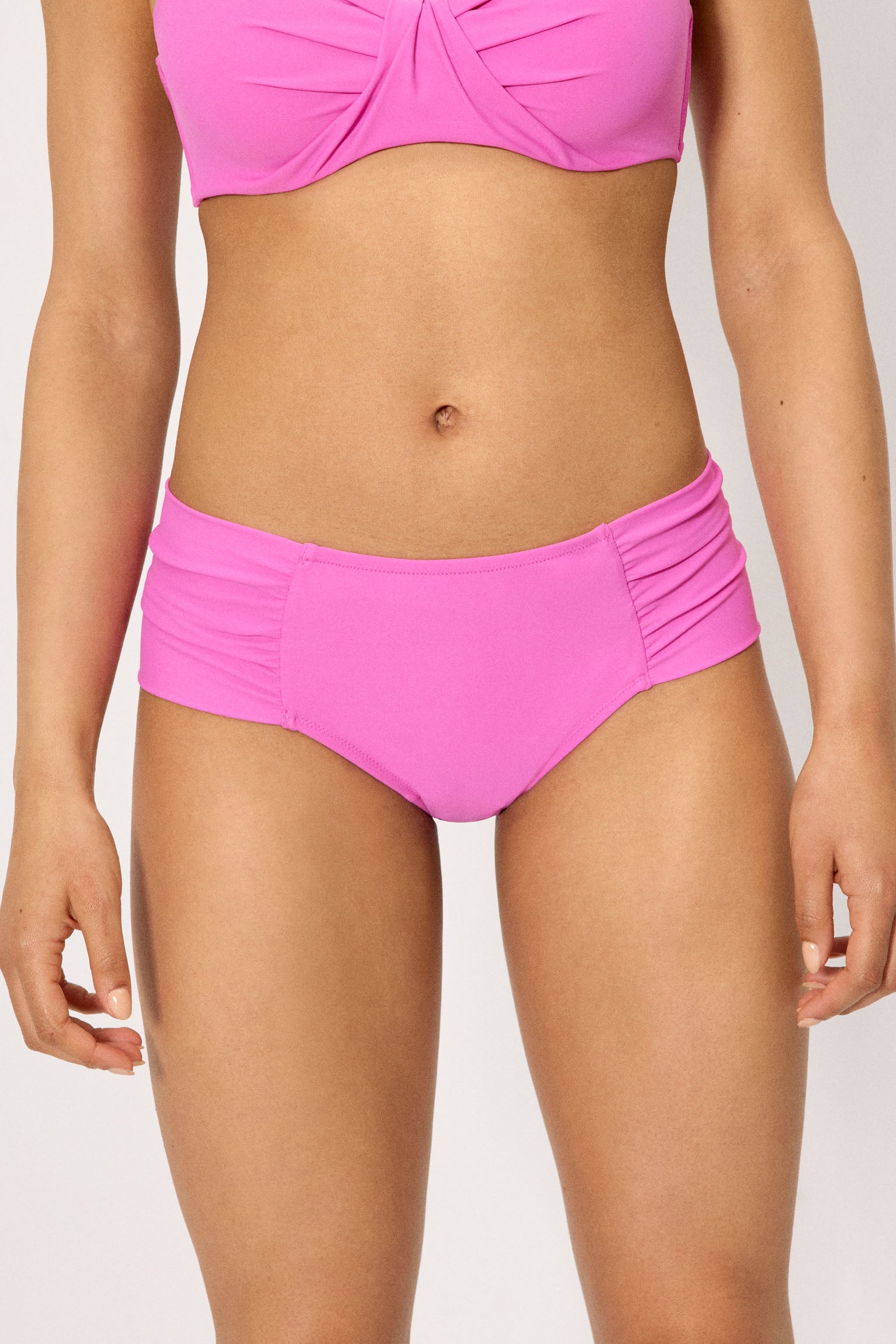 Braga bikini moldeadora midi rosa - Ysabel Mora