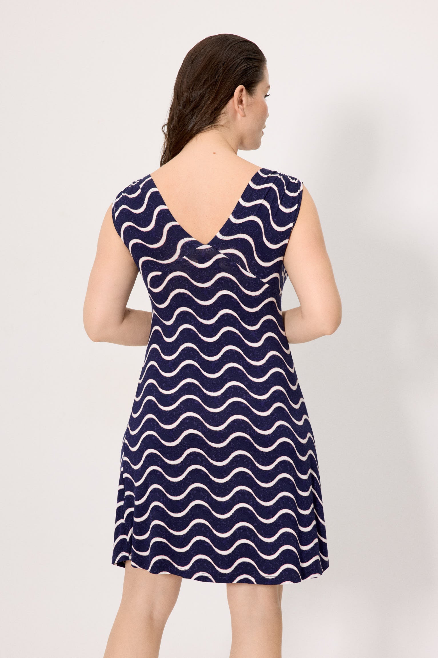 86221-vestido-mujer-verano-corto-escote-en-v-estampado-ondas