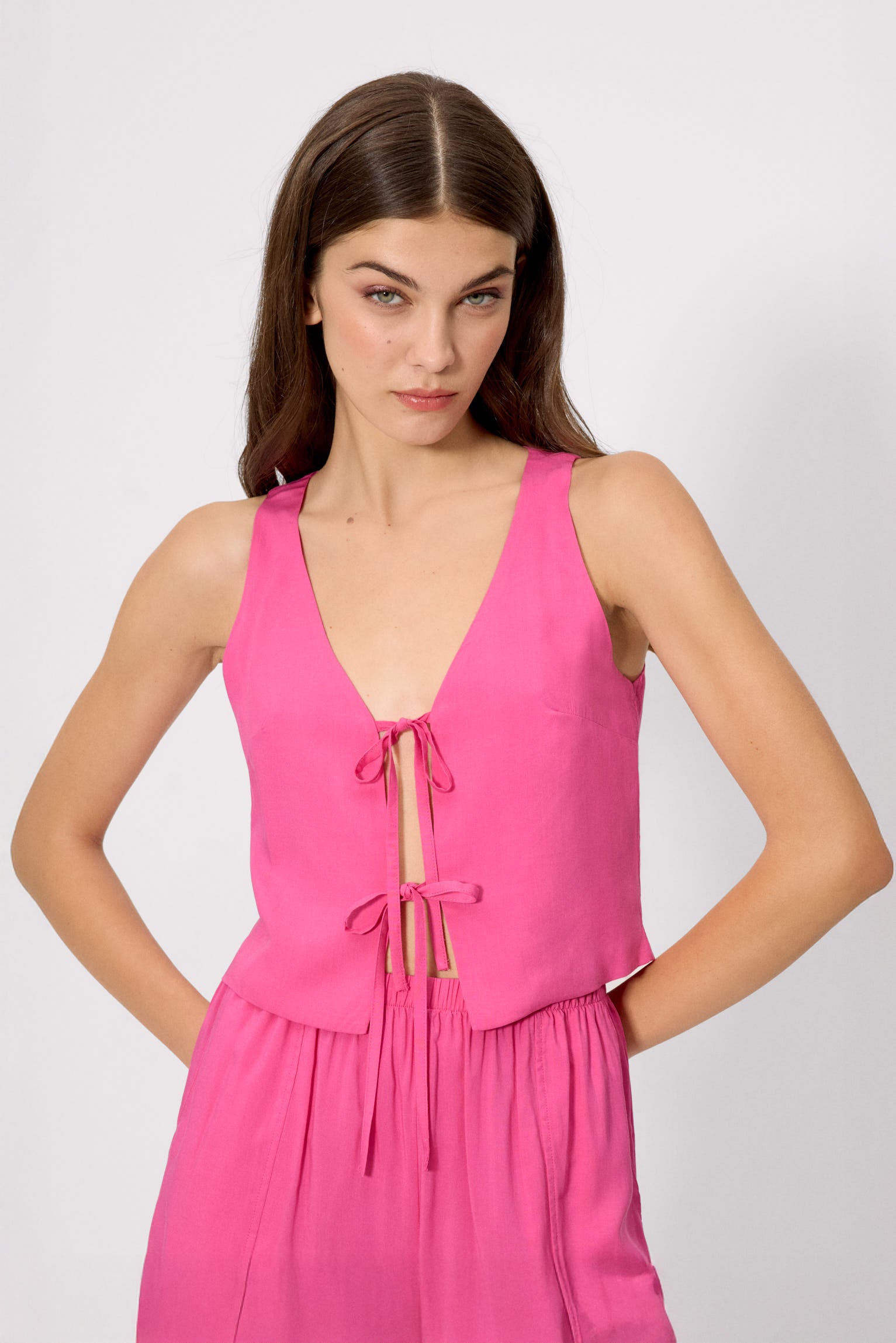 86241-top-chaleco-anudado-tirantes-rosa