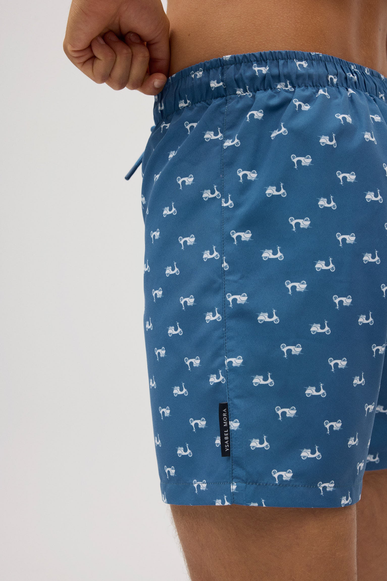 90376-banador-hombre-medio-estampado-vespas-azul-043