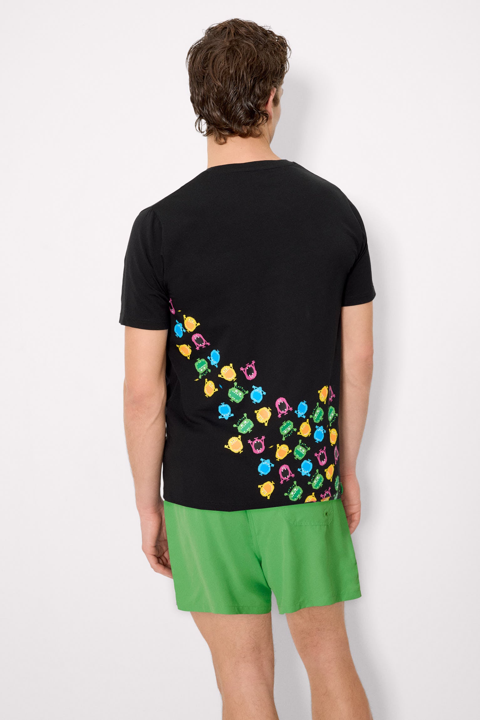 Camiseta manga corta estampado monstruos negro - Ysabel Mora