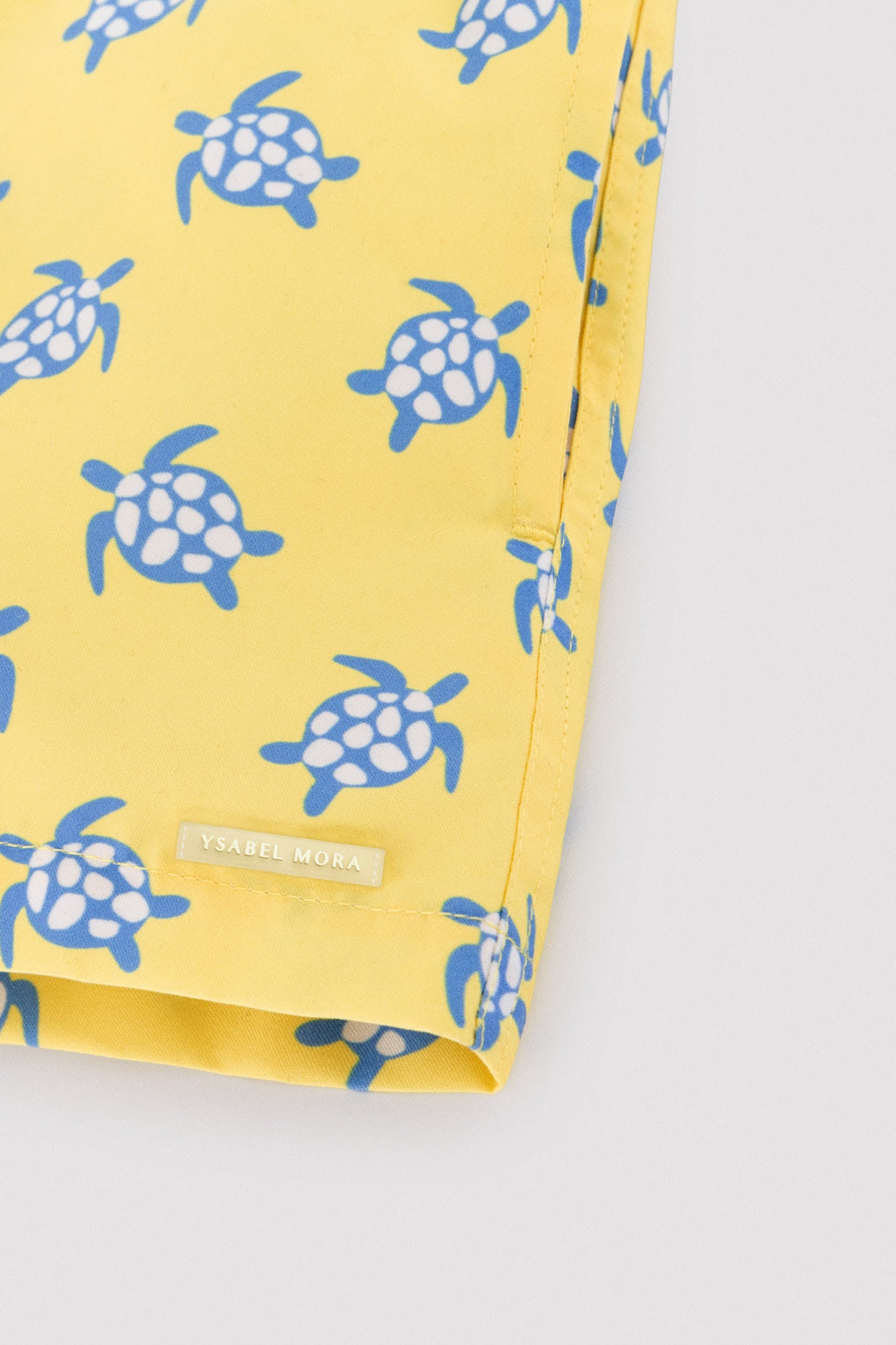 Bañador niño corto estampado tortugas amarillo - Ysabel Mora