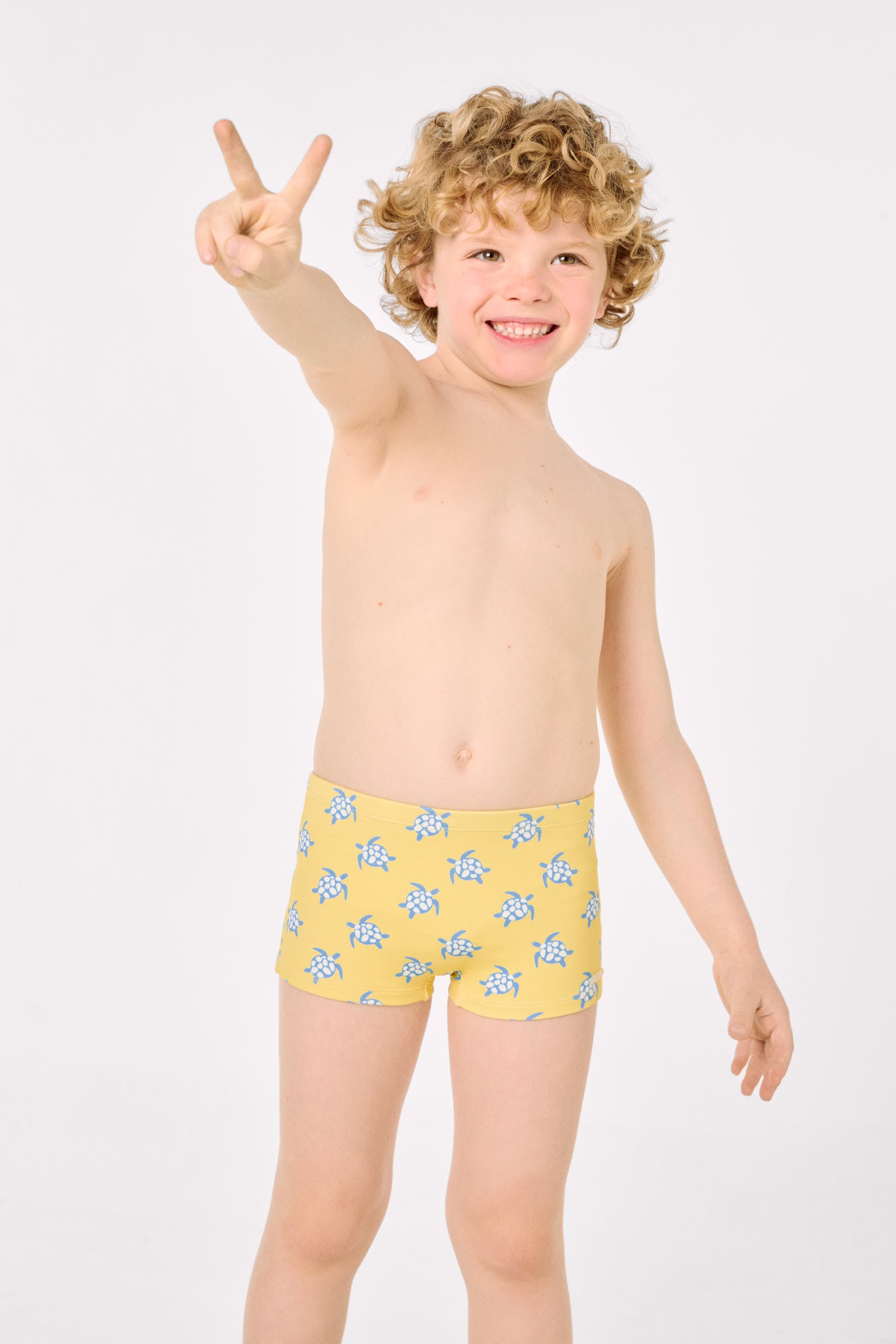 Calção de banho boxer infantil com estampa de tartaruga