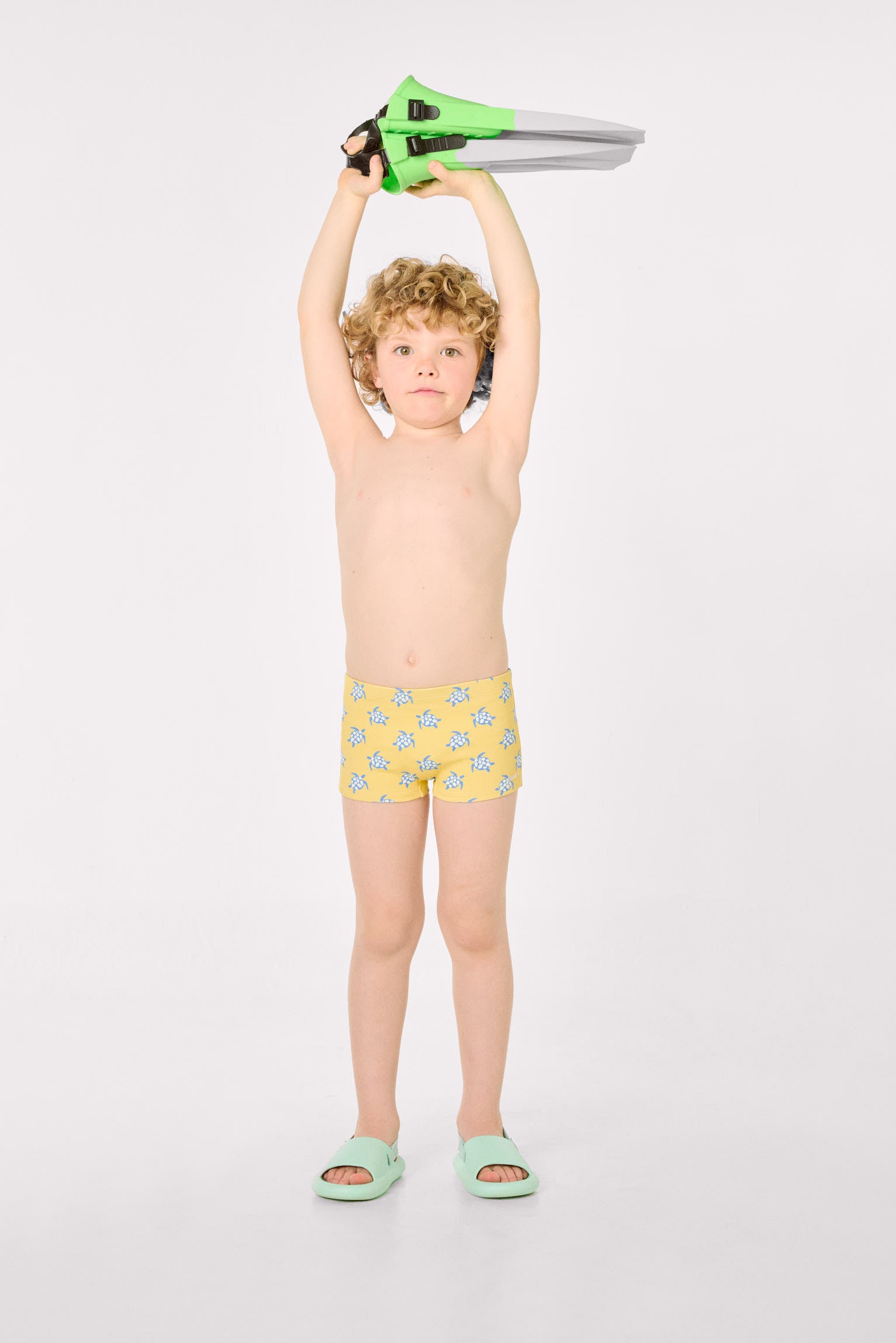 Calção de banho boxer infantil com estampa de tartaruga