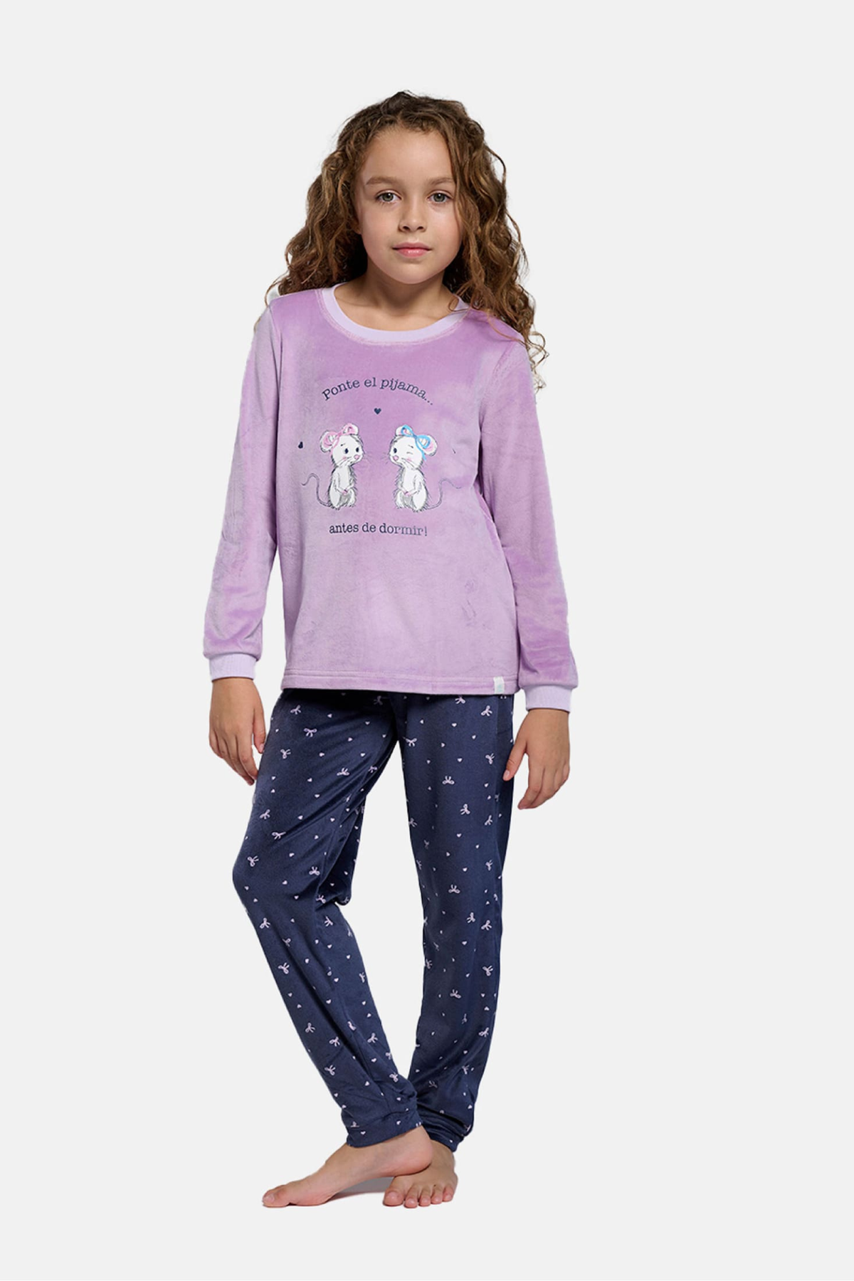 Pijama comprido de menina em veludo estampado de ratinhas