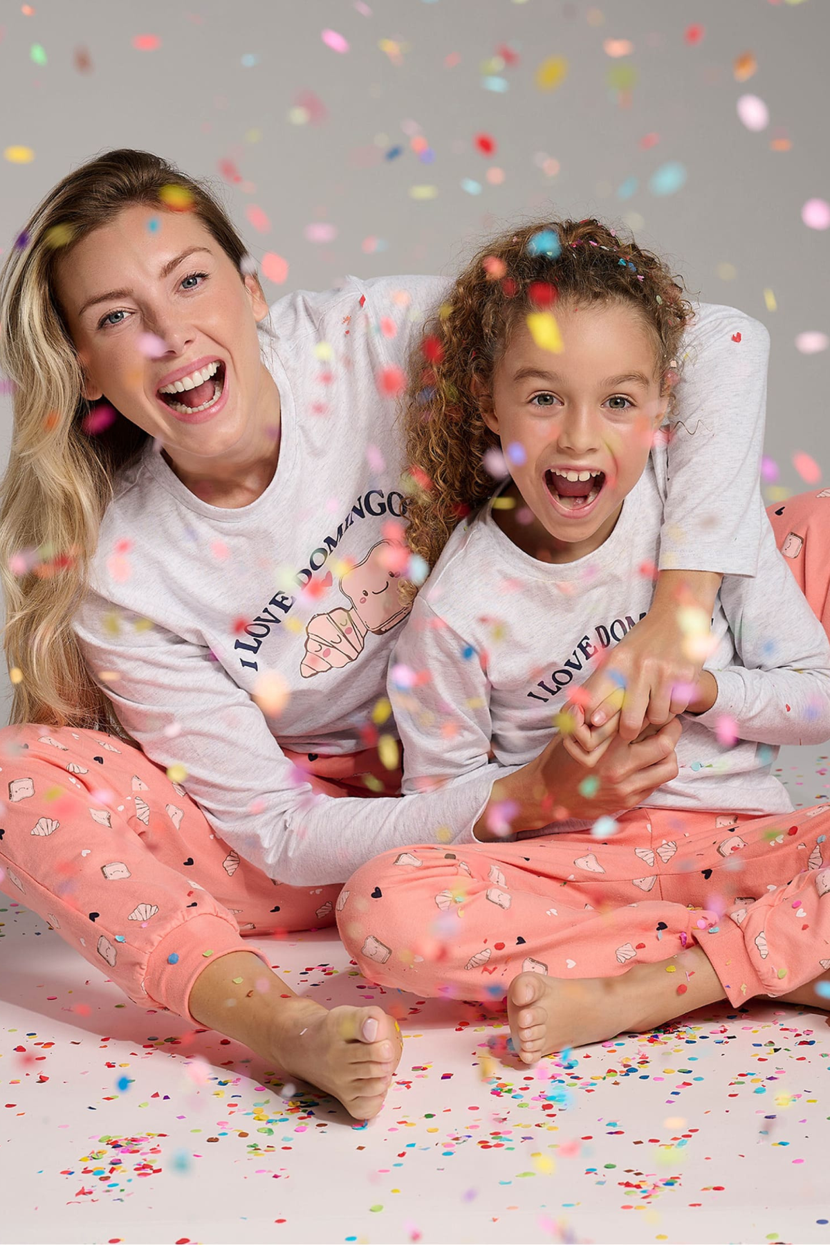 Pijama comprido de menina em algodão estampado I Love Domingos
