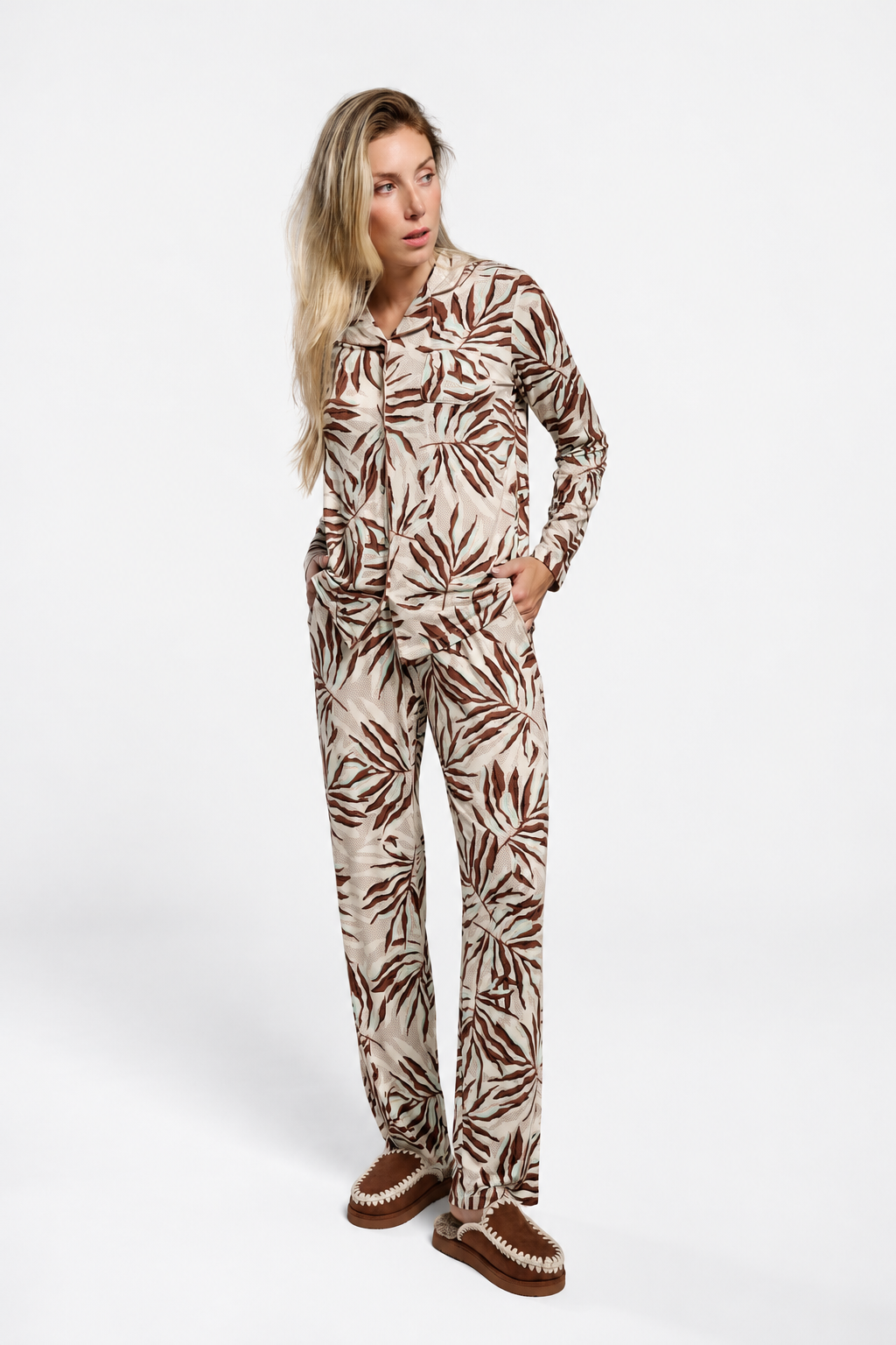 Pijama camisola comprido leve de mulher estampado tropical