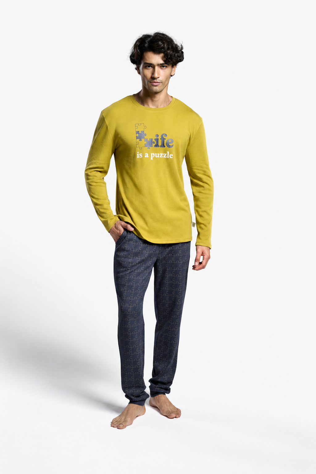 Pijama comprido de homem cardado estampado puzzle com detalhe de bolso