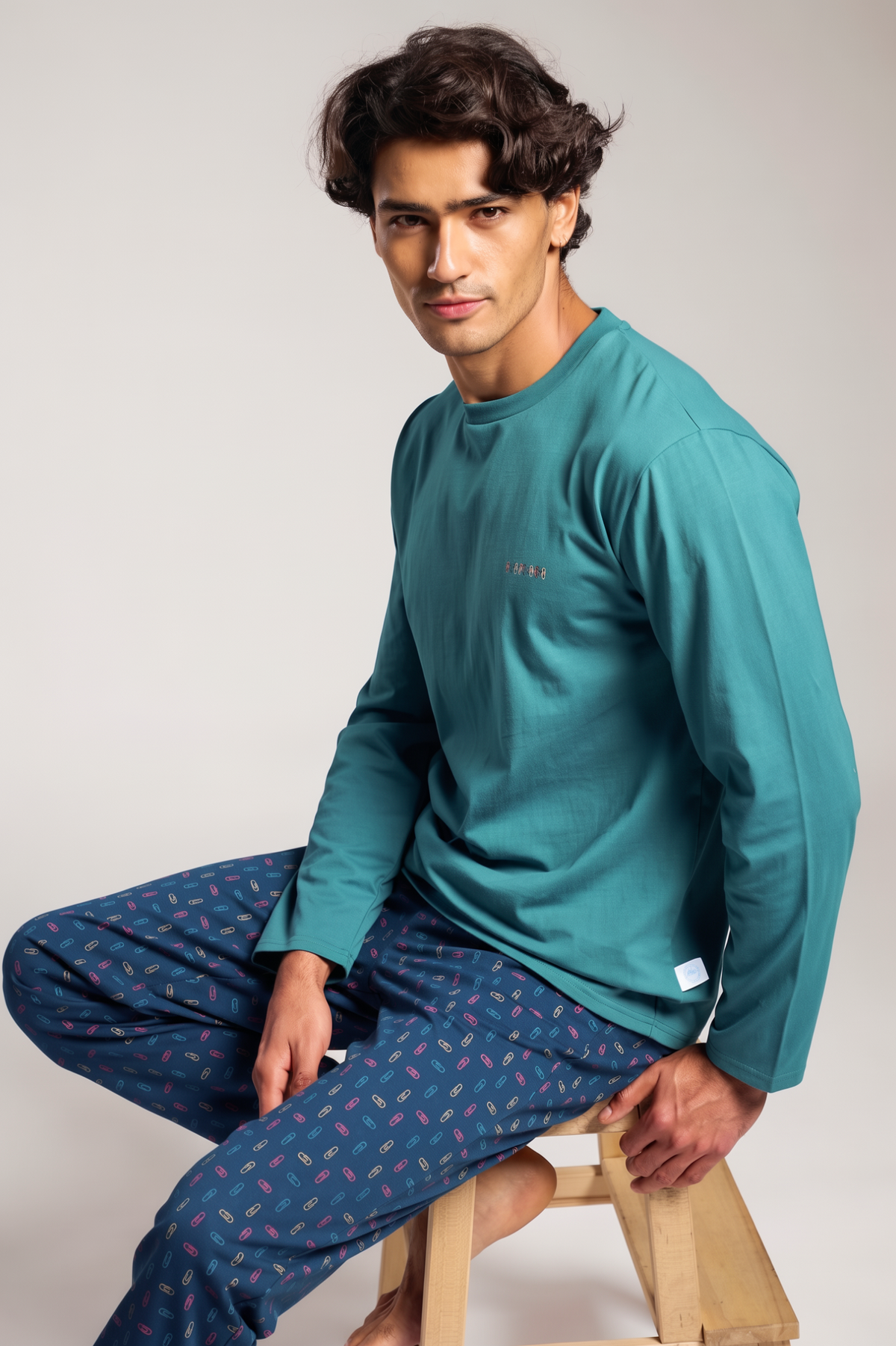 Pijama comprido de homem em algodão estampado de clipes