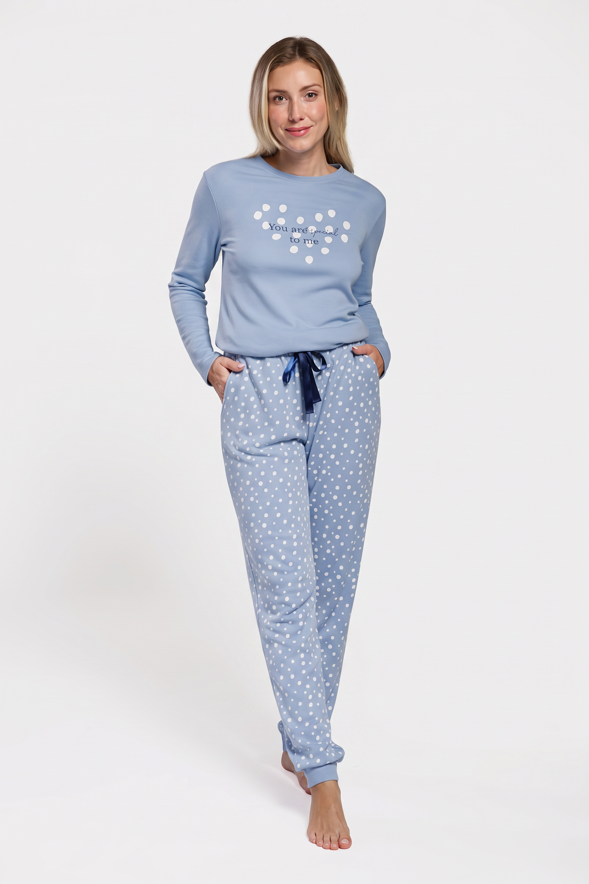 Pijama comprido de mulher cardado azul estampado de bolinhas
