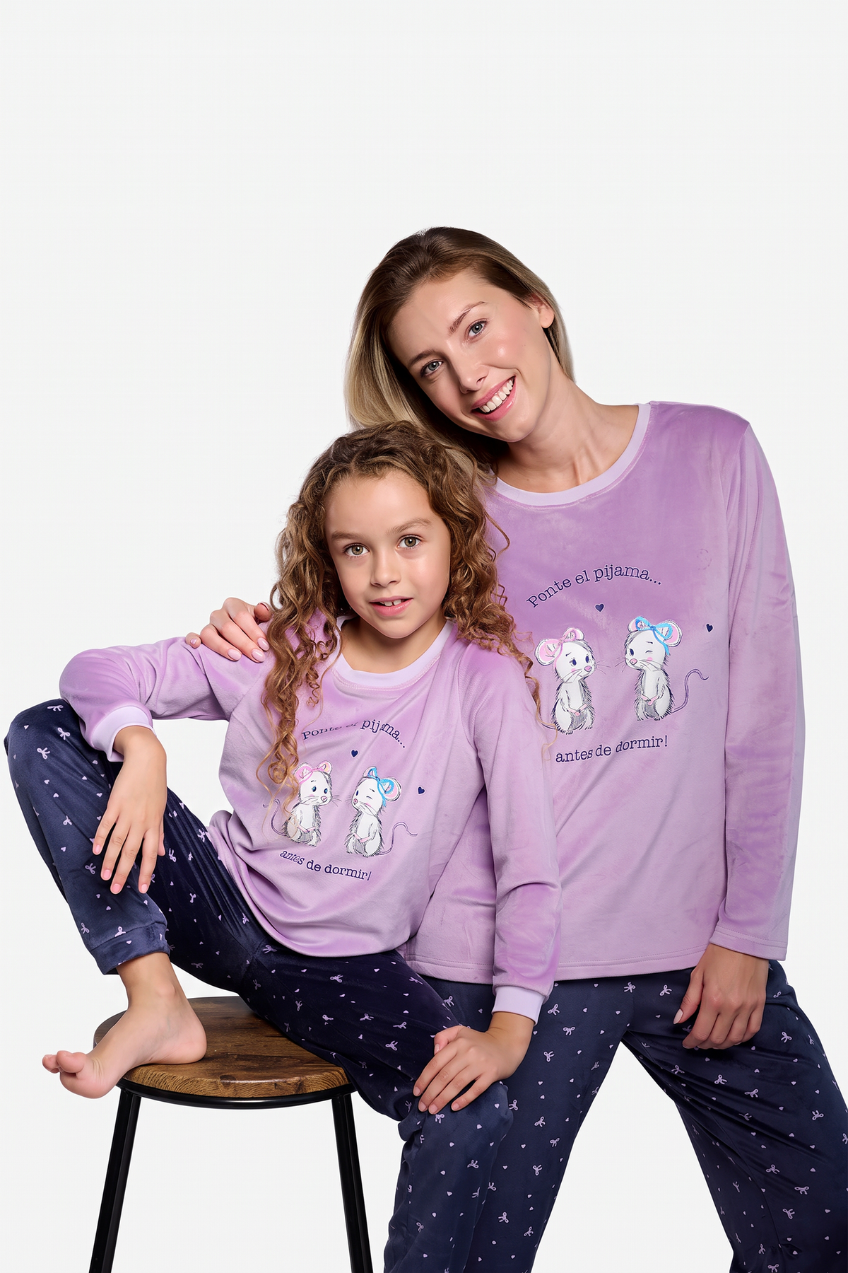 Pijama comprido de mulher em veludo estampado divertido